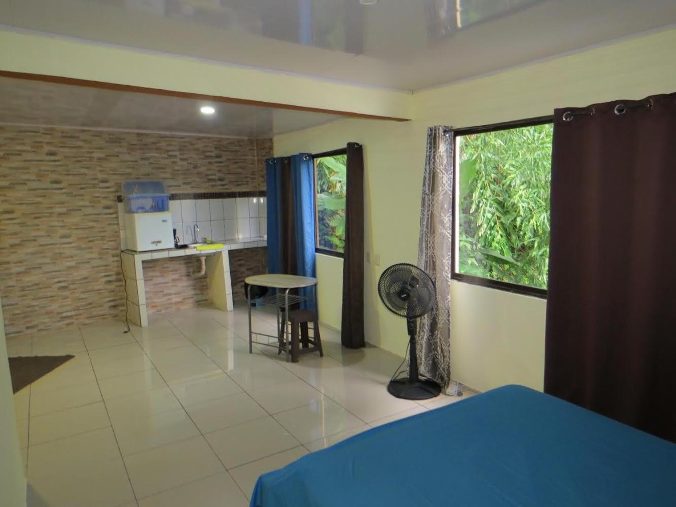 Rose House Manuel Antonio
