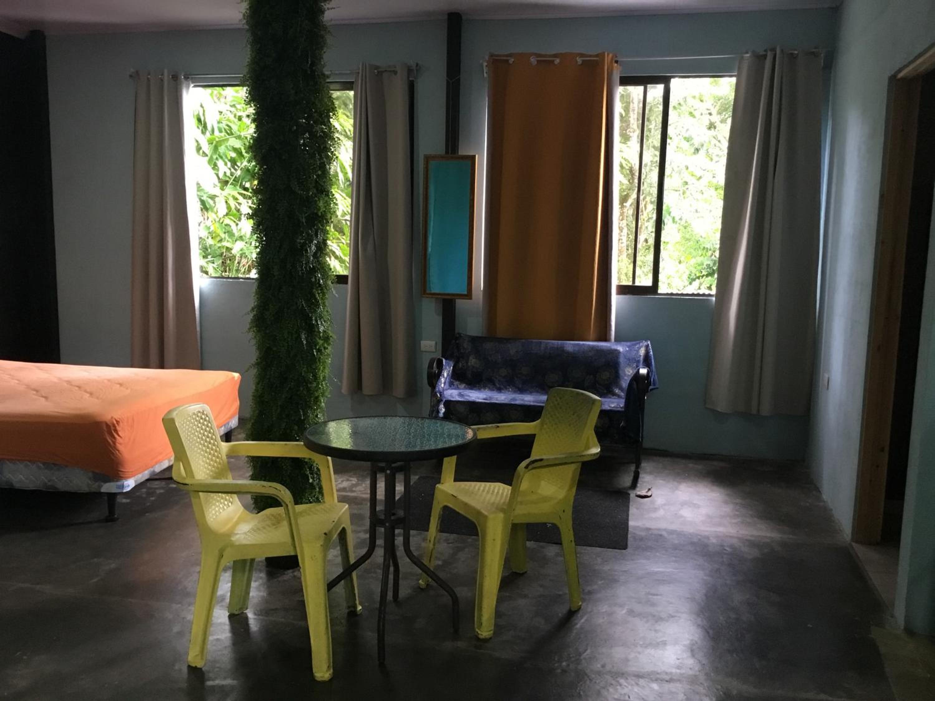 Rose House Manuel Antonio