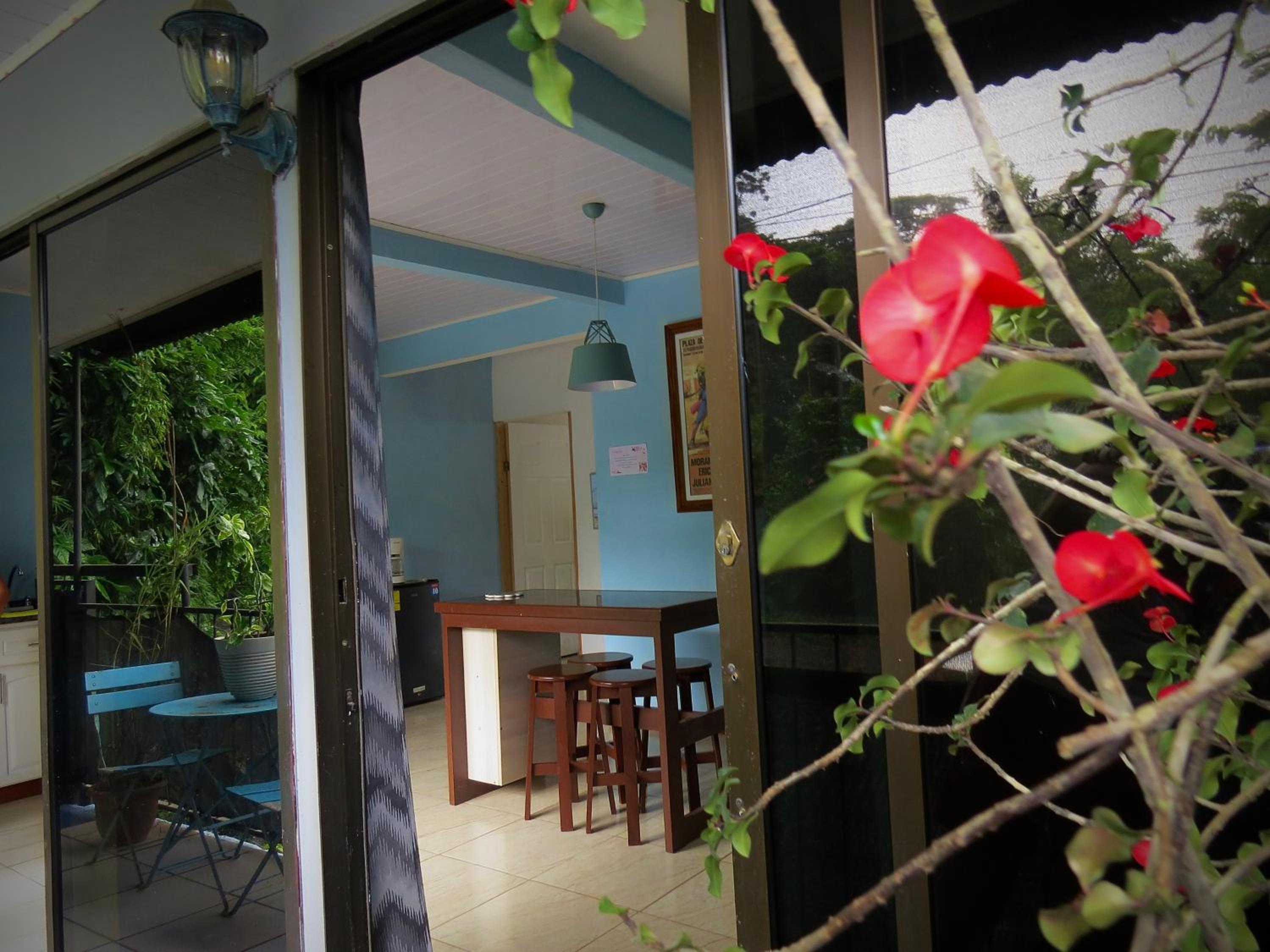 Rose House Manuel Antonio
