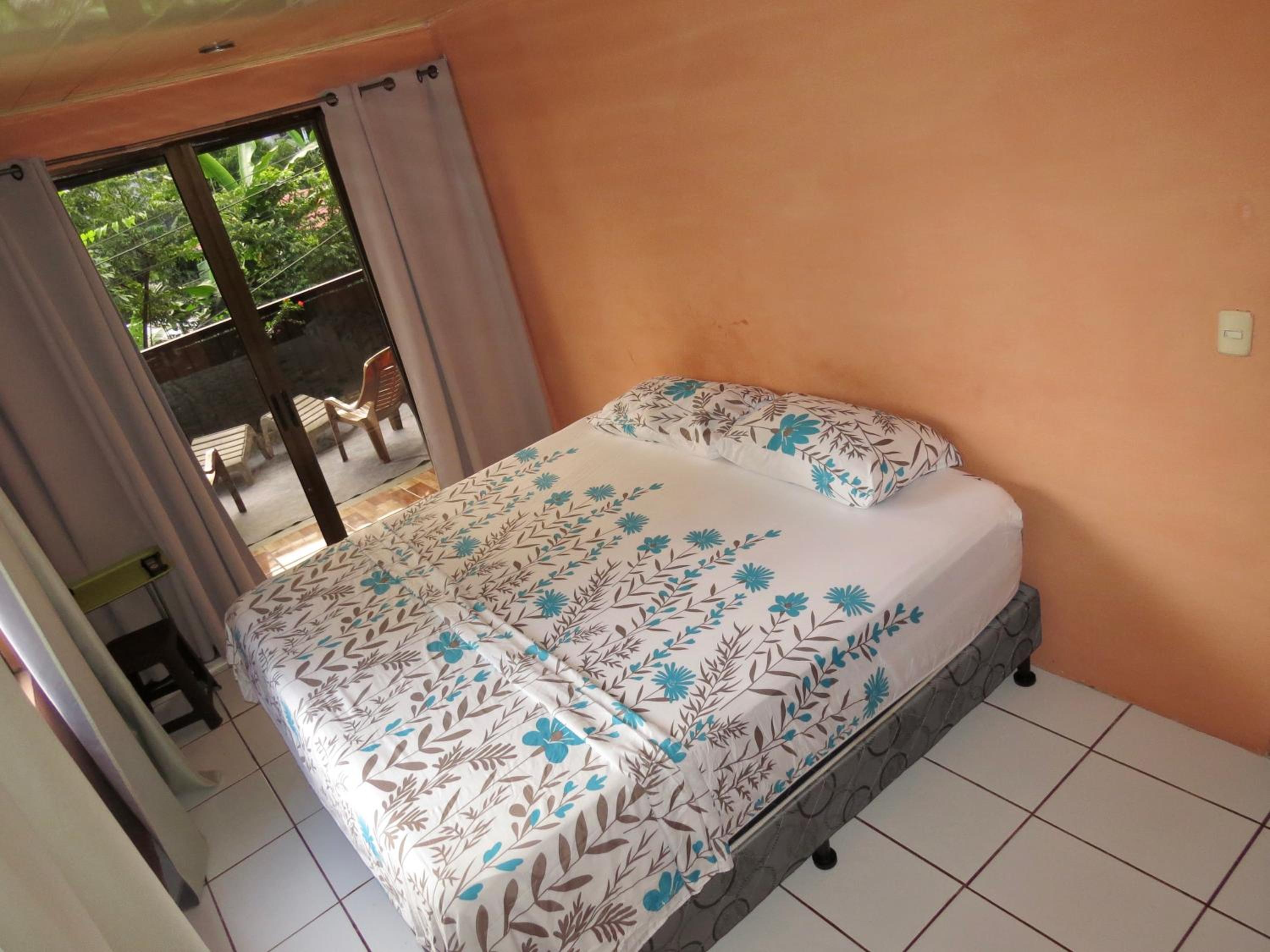 Rose House Manuel Antonio