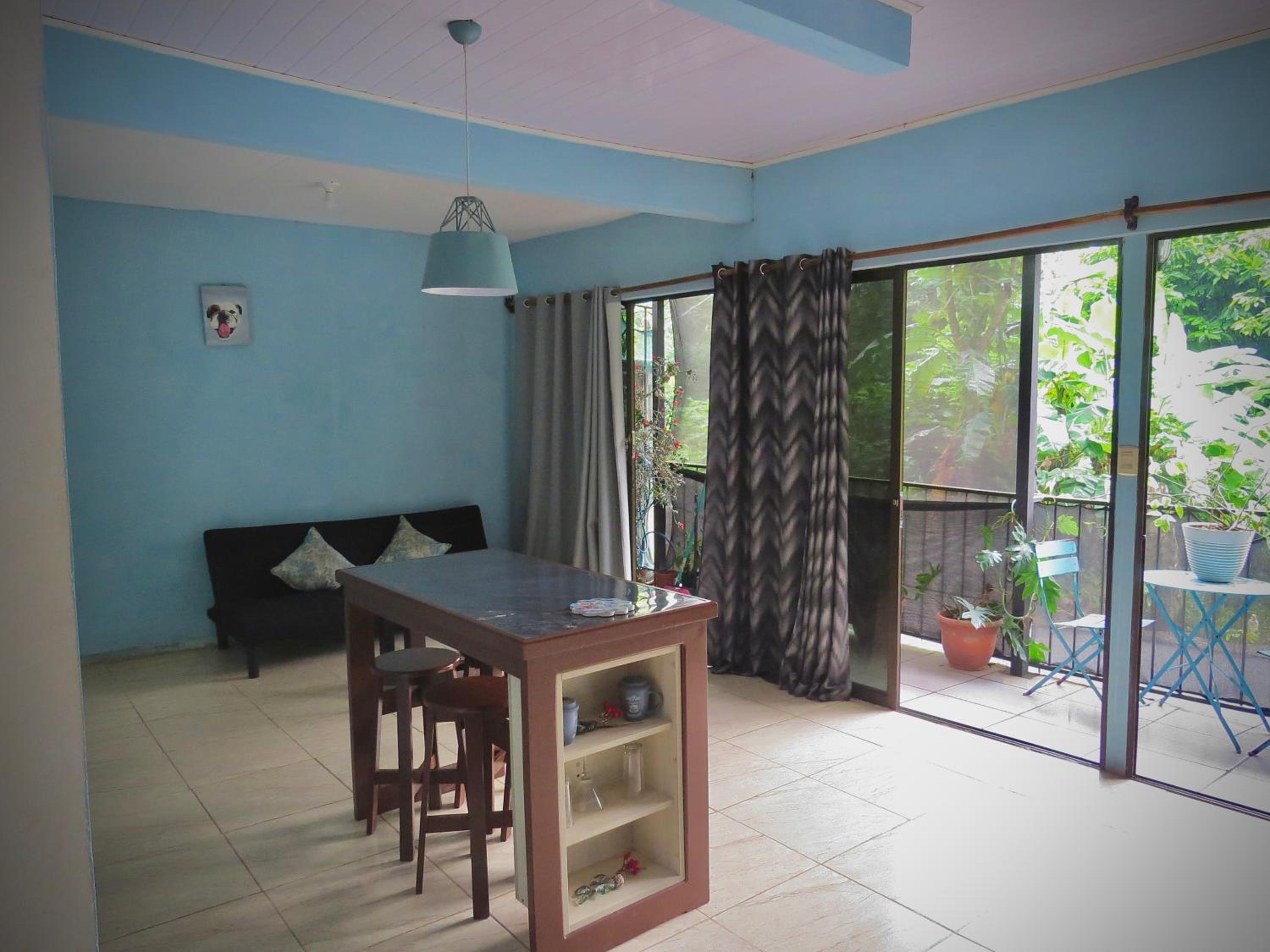 Rose House Manuel Antonio