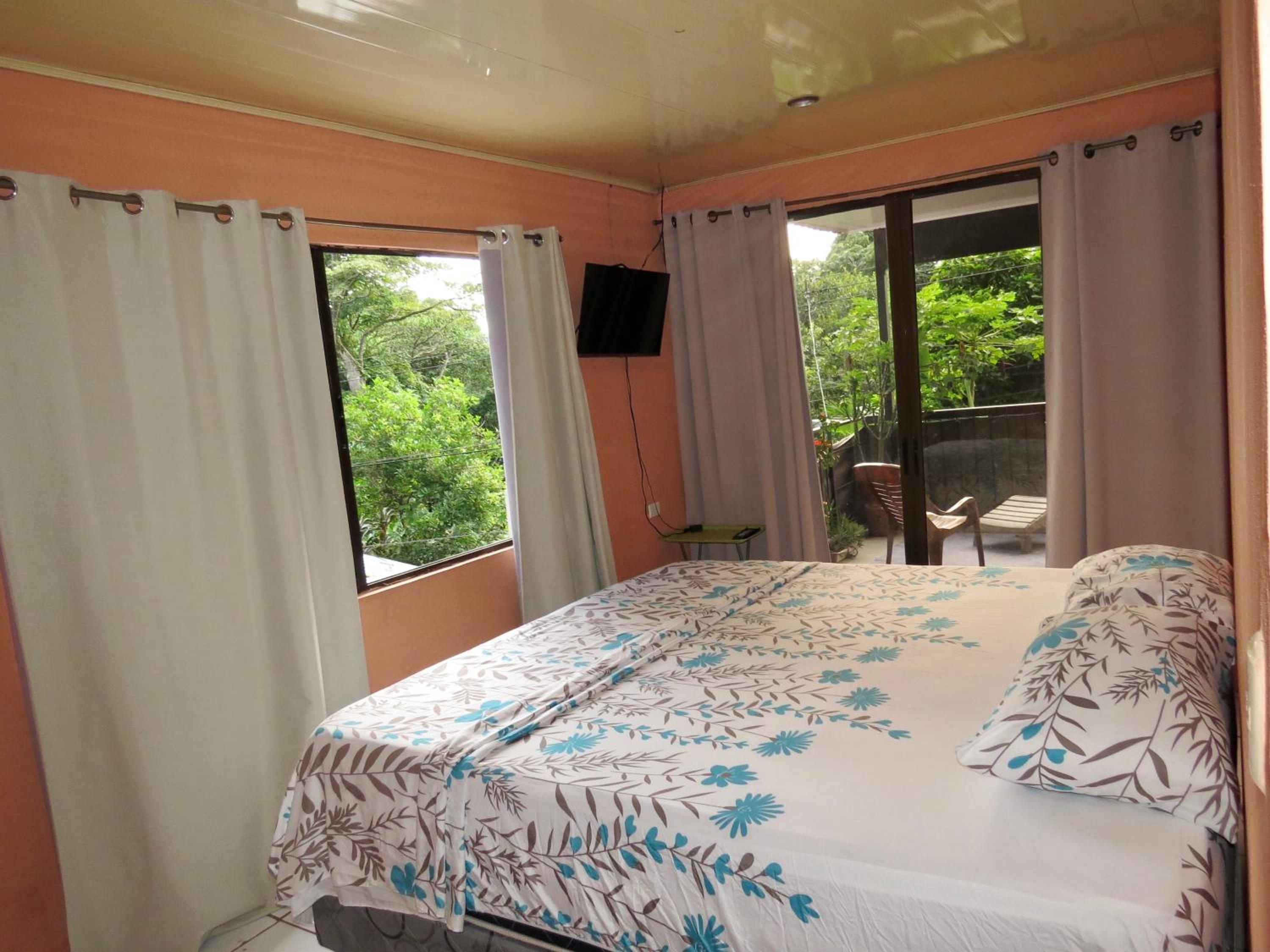 Rose House Manuel Antonio