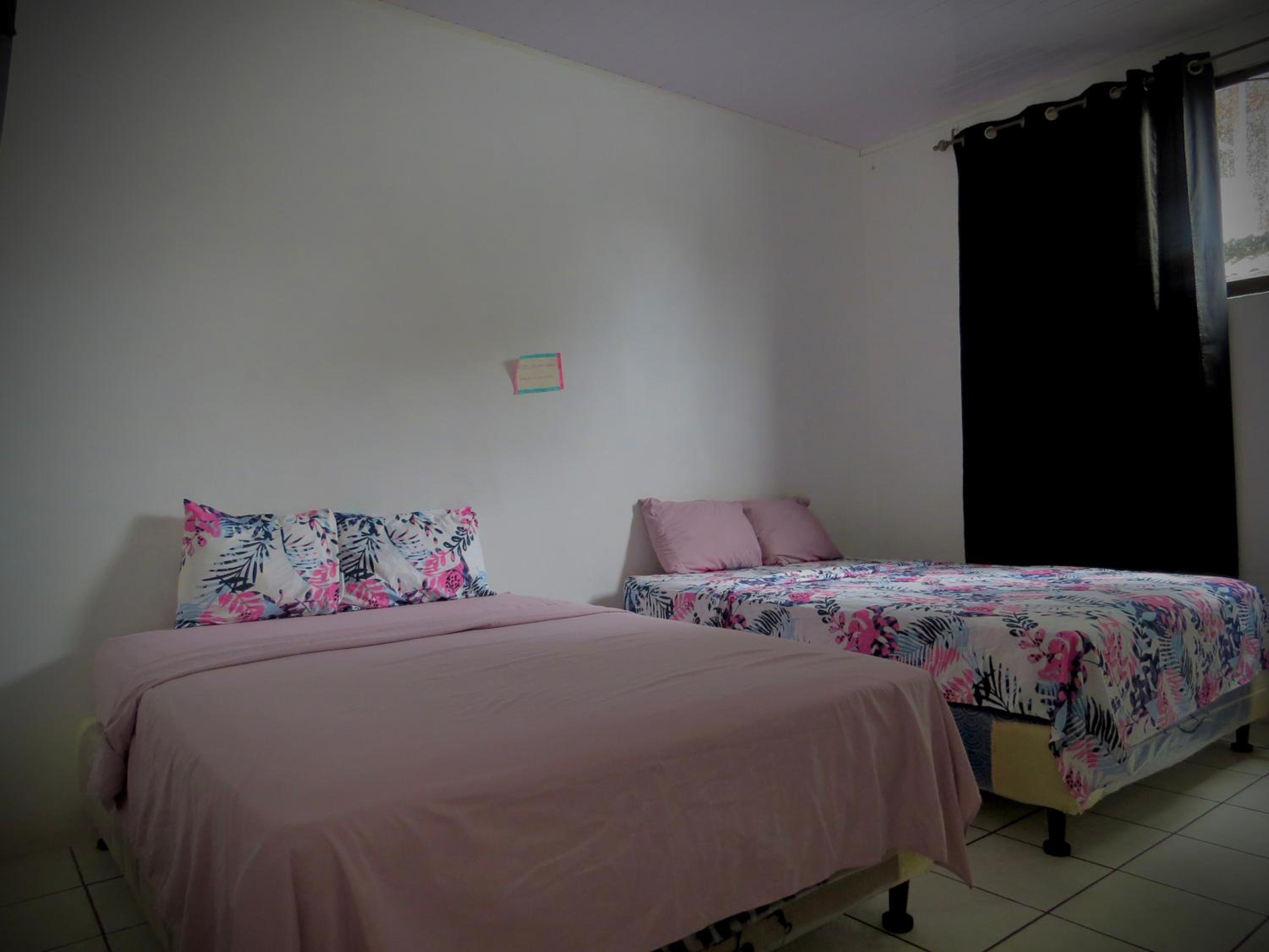 Rose House Manuel Antonio