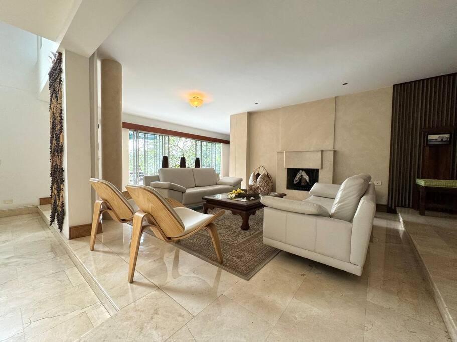 Medellin Mansion 680 m2 with pool and steam room