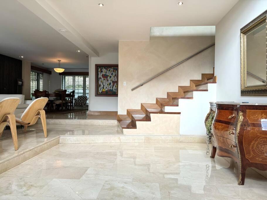 Medellin Mansion 680 m2 with pool and steam room