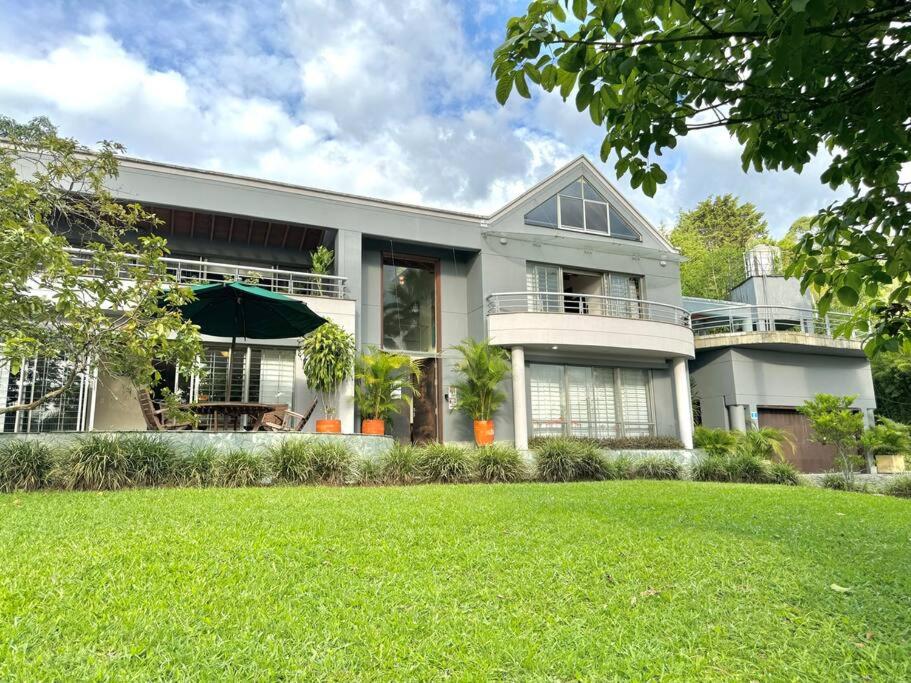 Medellin Mansion 680 m2 with pool and steam room