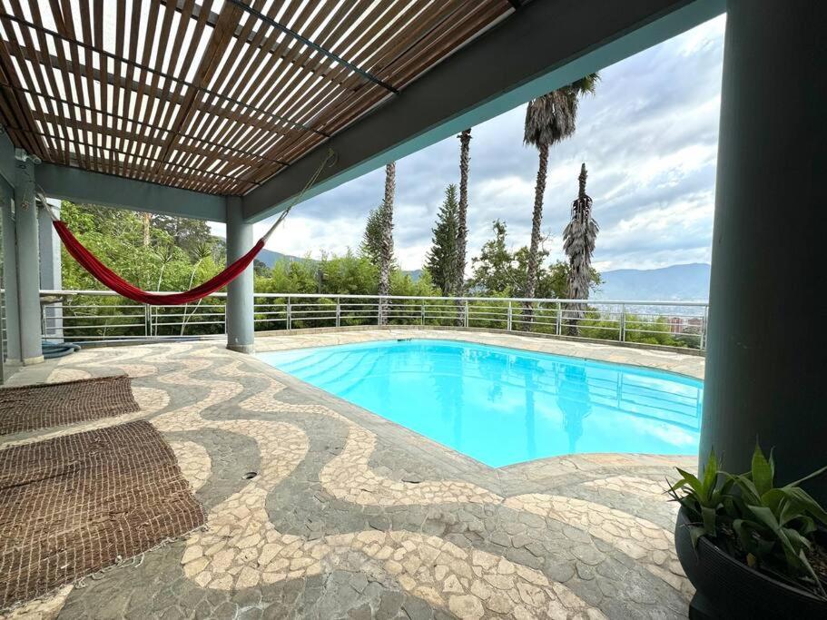 Medellin Mansion 680 m2 with pool and steam room