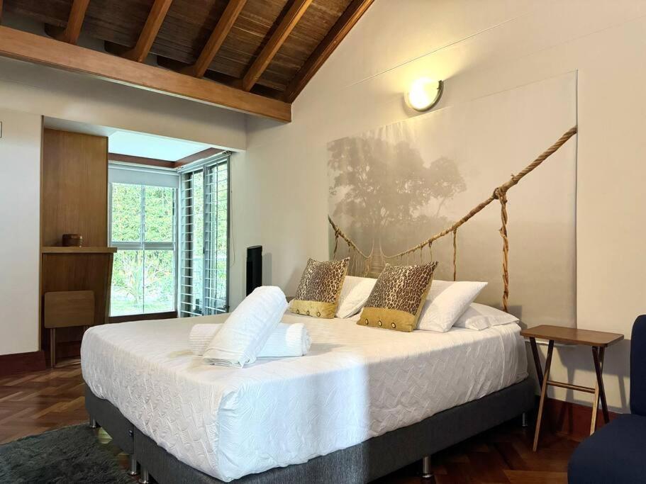 Medellin Mansion 680 m2 with pool and steam room