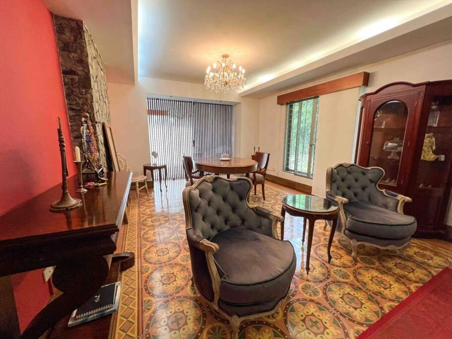Medellin Mansion 680 m2 with pool and steam room