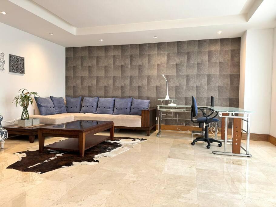Medellin Mansion 680 m2 with pool and steam room