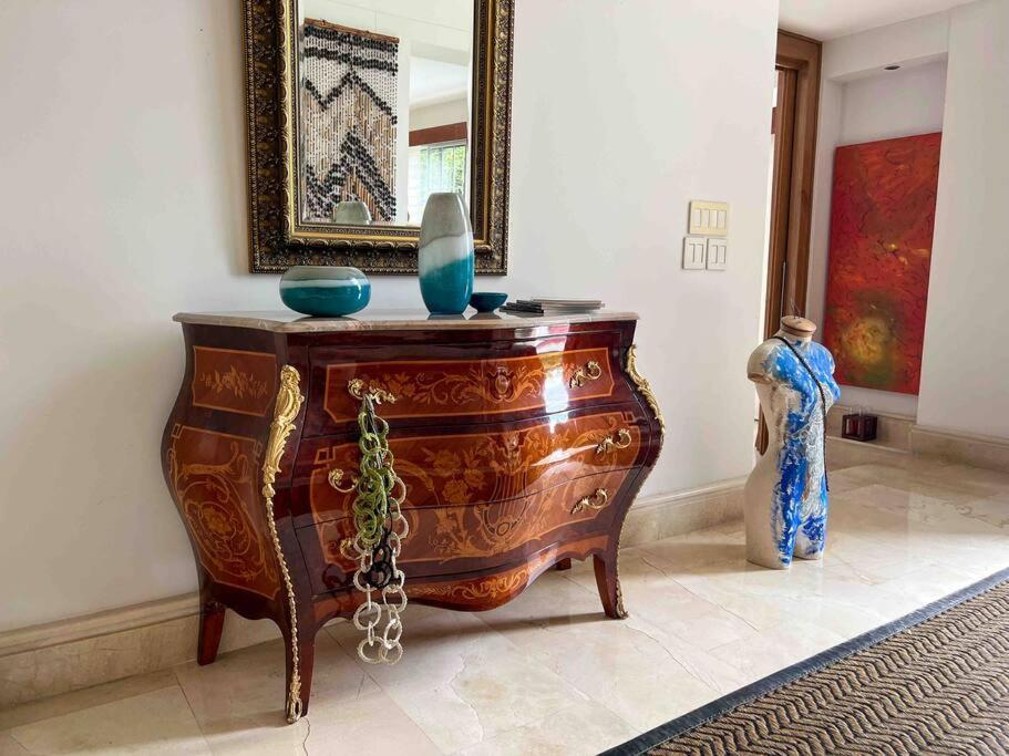 Medellin Mansion 680 m2 with pool and steam room