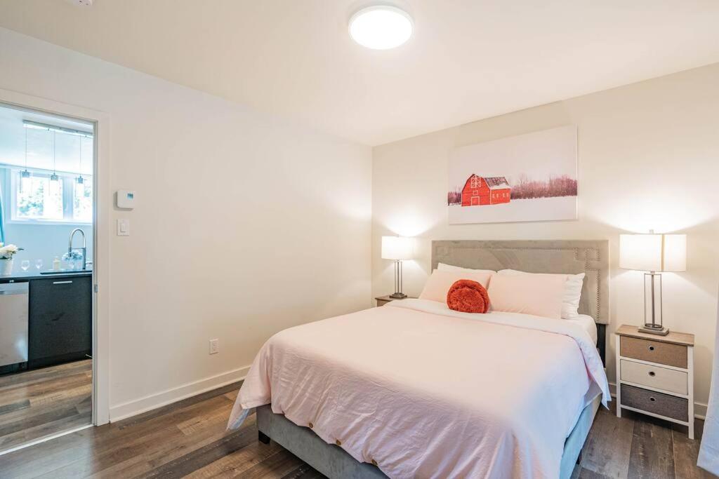 Modern Apt, Free Parking and Best Family Travel