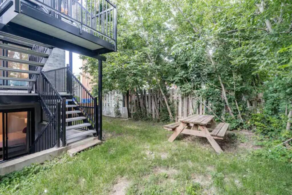Modern Apt, Free Parking and Best Family Travel