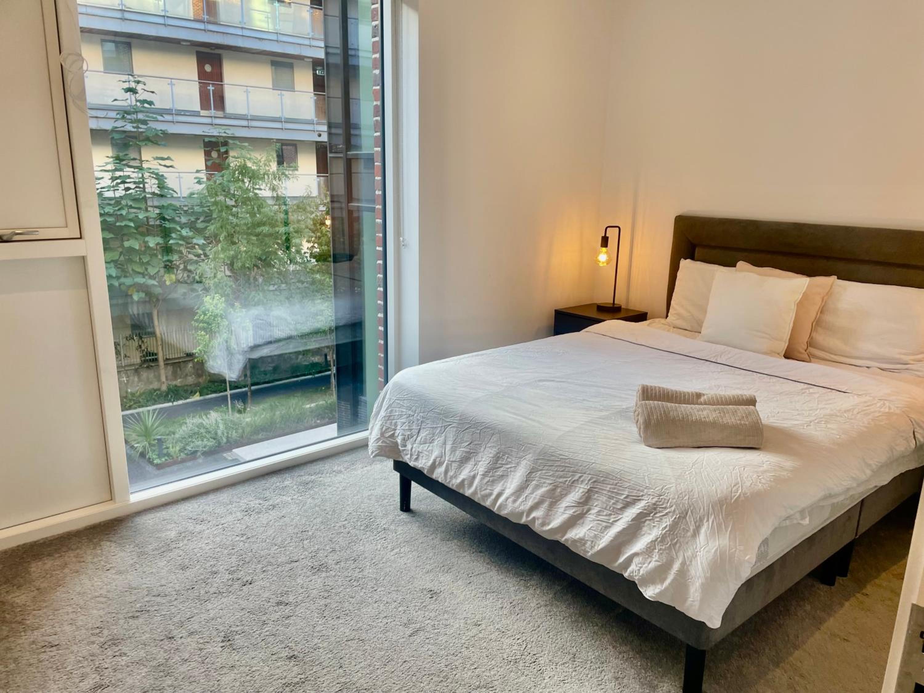 Modern Ensuite Double Bedroom
