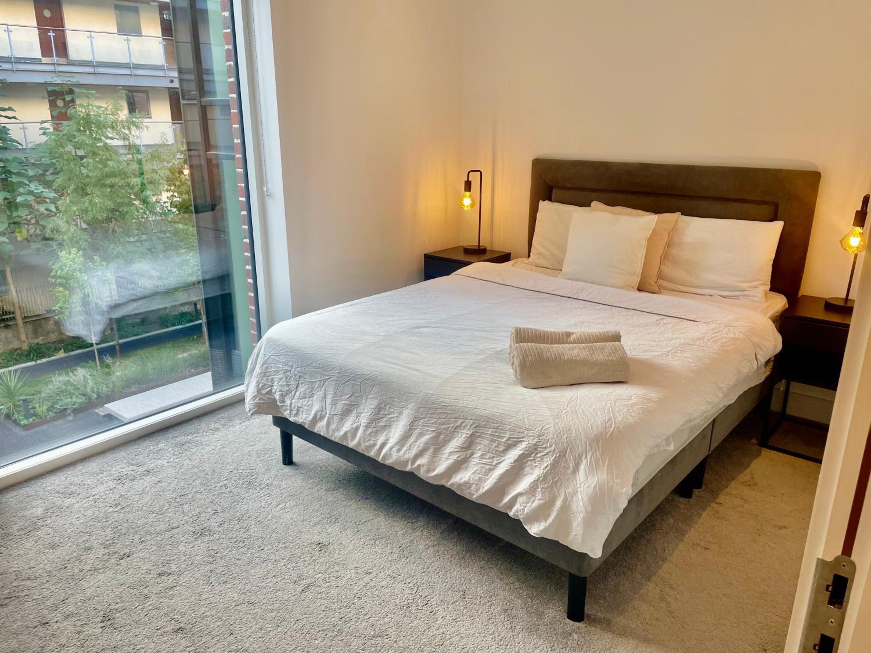 Modern Ensuite Double Bedroom