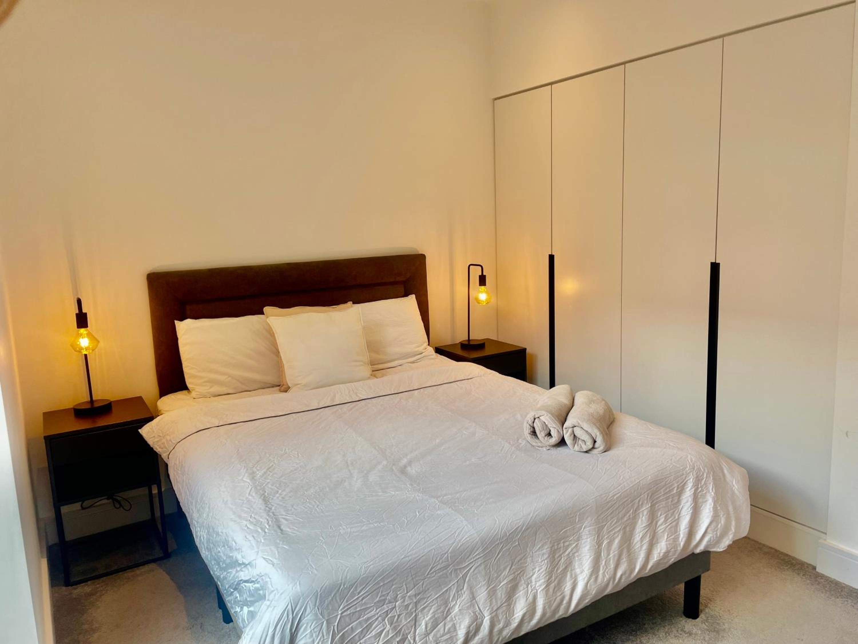Modern Ensuite Double Bedroom