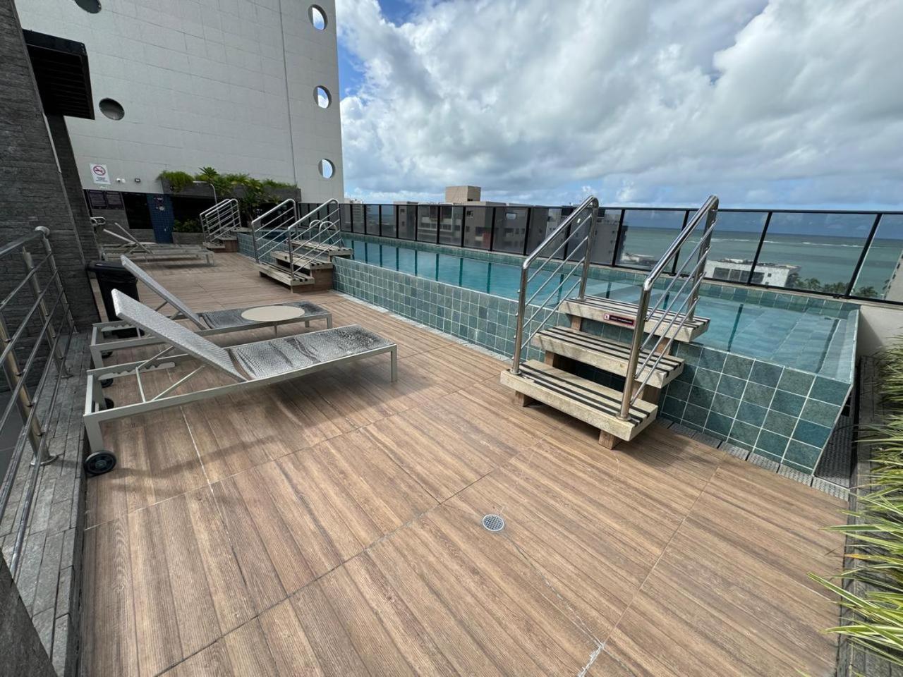 Loft 418 pertinho do mar na Ponta Verde