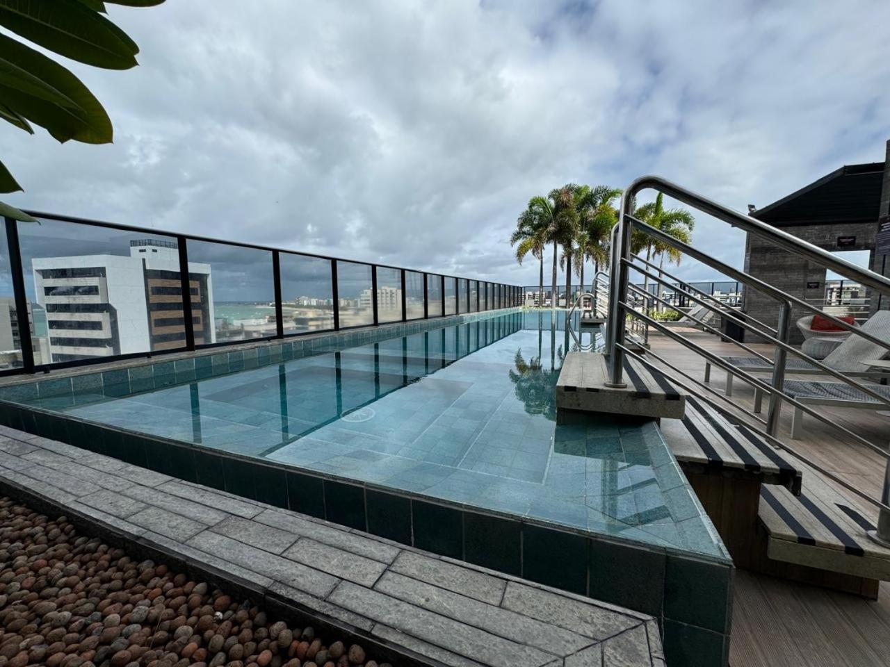 Loft 418 pertinho do mar na Ponta Verde