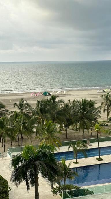 Disfruta de linda vista y salida directa a la playa