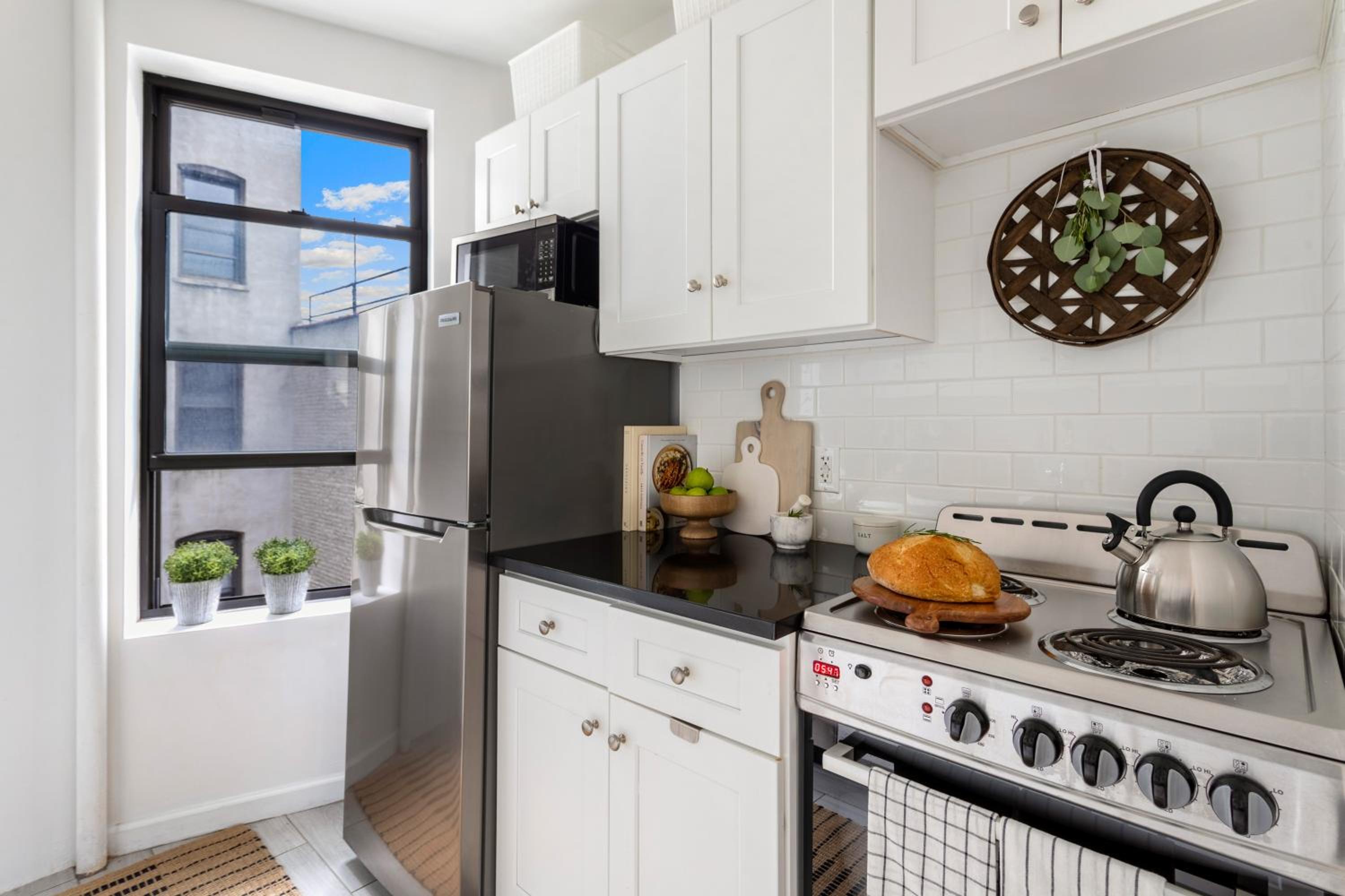 Bright Designer Cottage in Historic Harlem, 20 Minutes from Times Square!