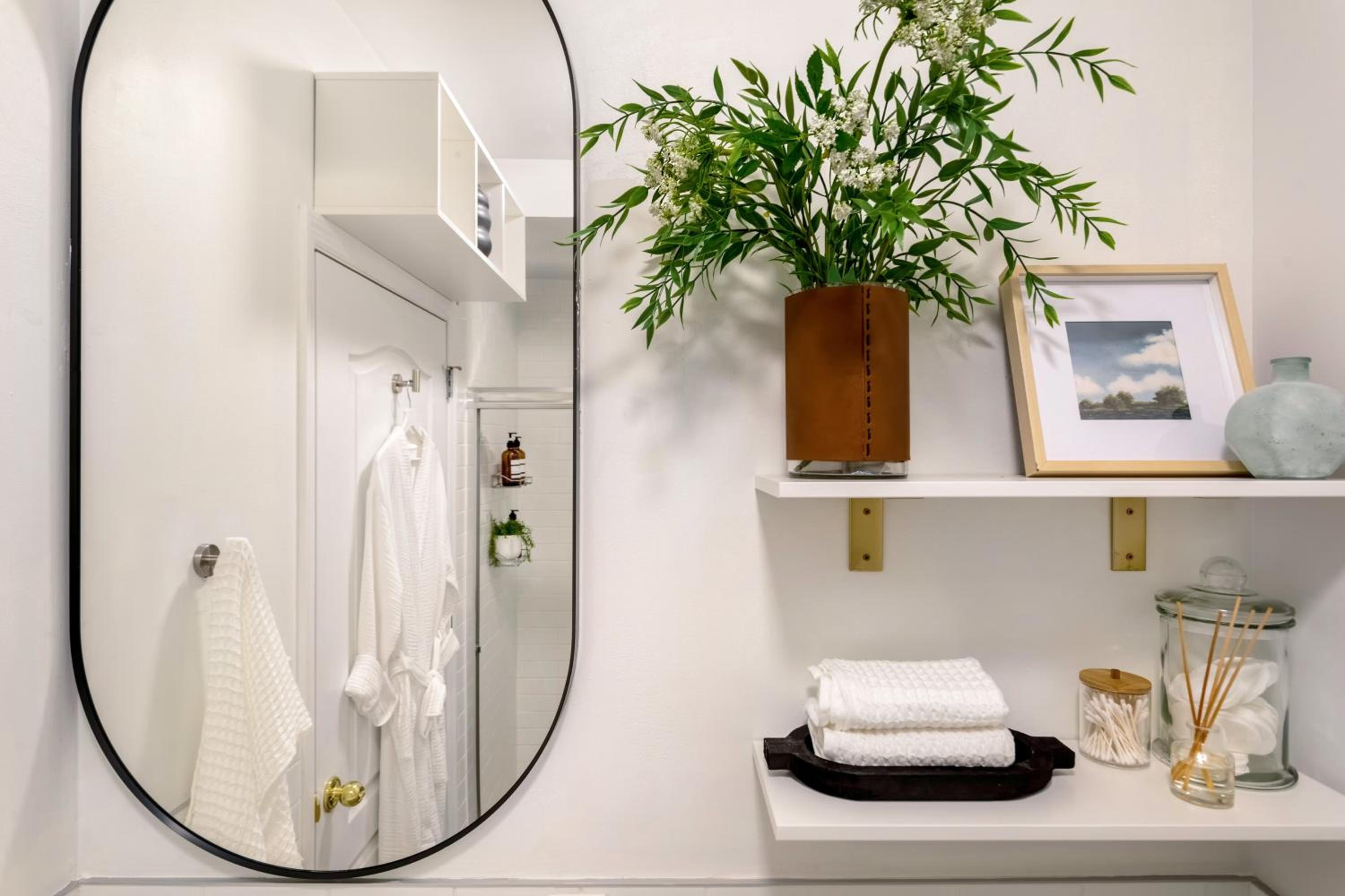 Bright Designer Cottage in Historic Harlem, 20 Minutes from Times Square!