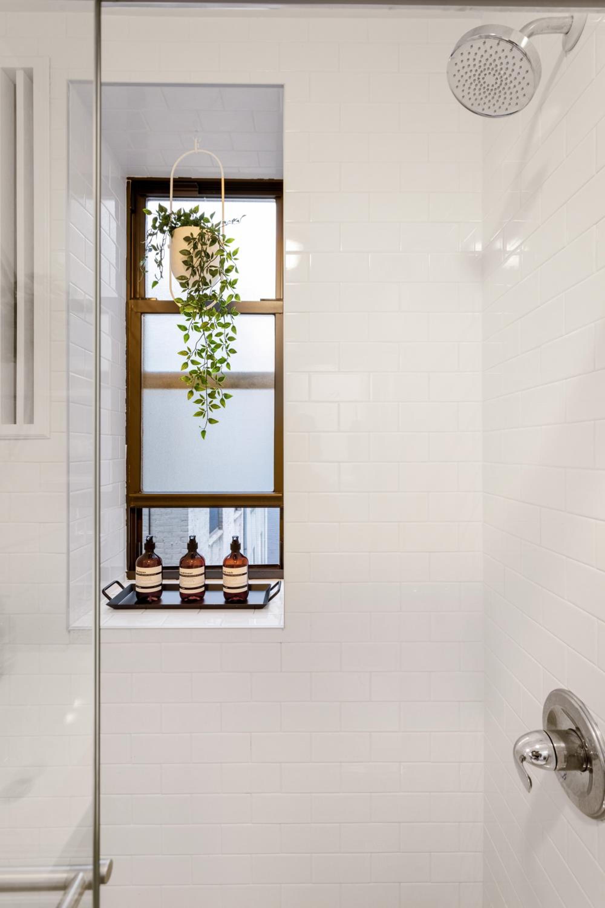 Bright Designer Cottage in Historic Harlem, 20 Minutes from Times Square!