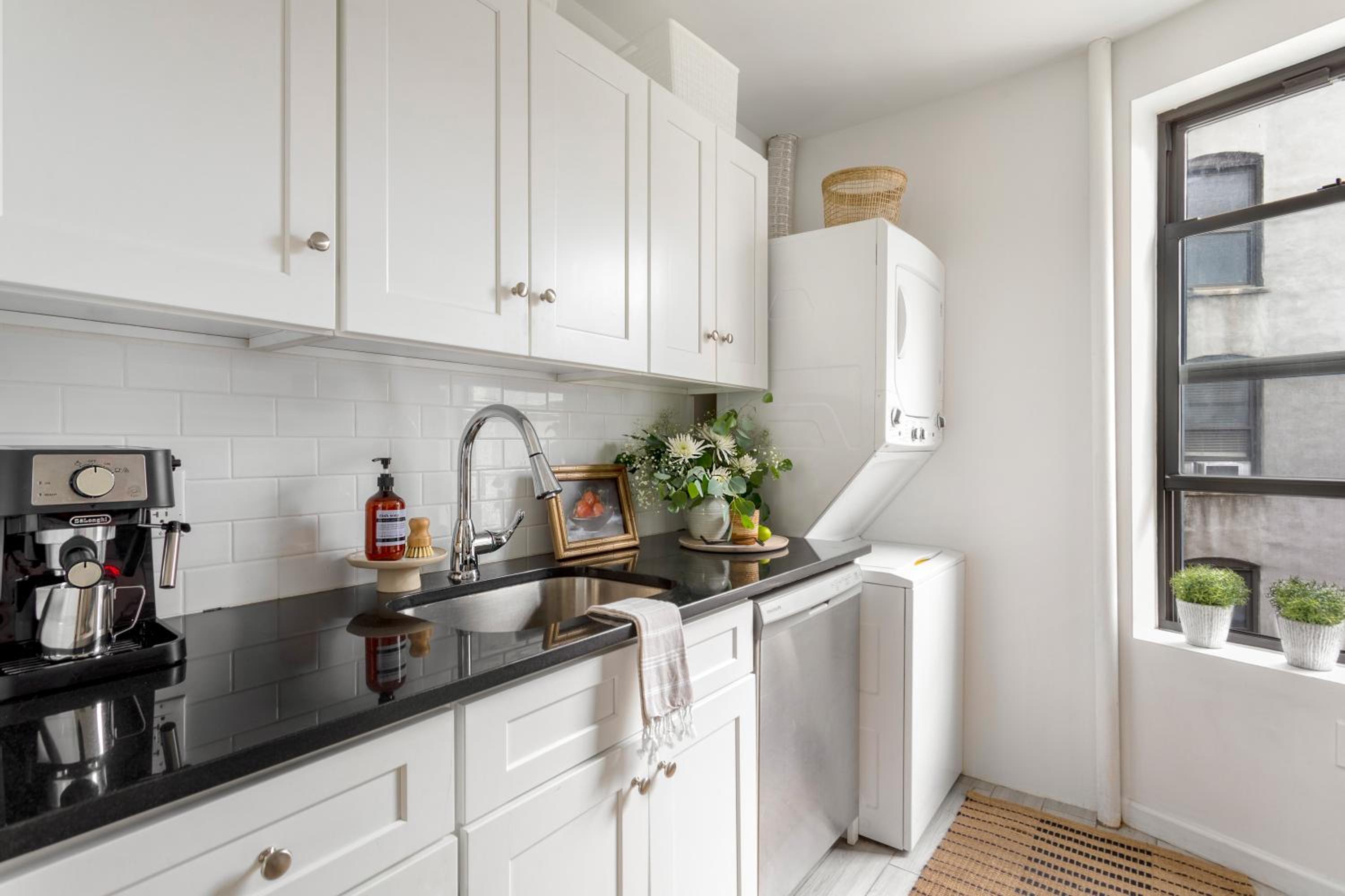 Bright Designer Cottage in Historic Harlem, 20 Minutes from Times Square!
