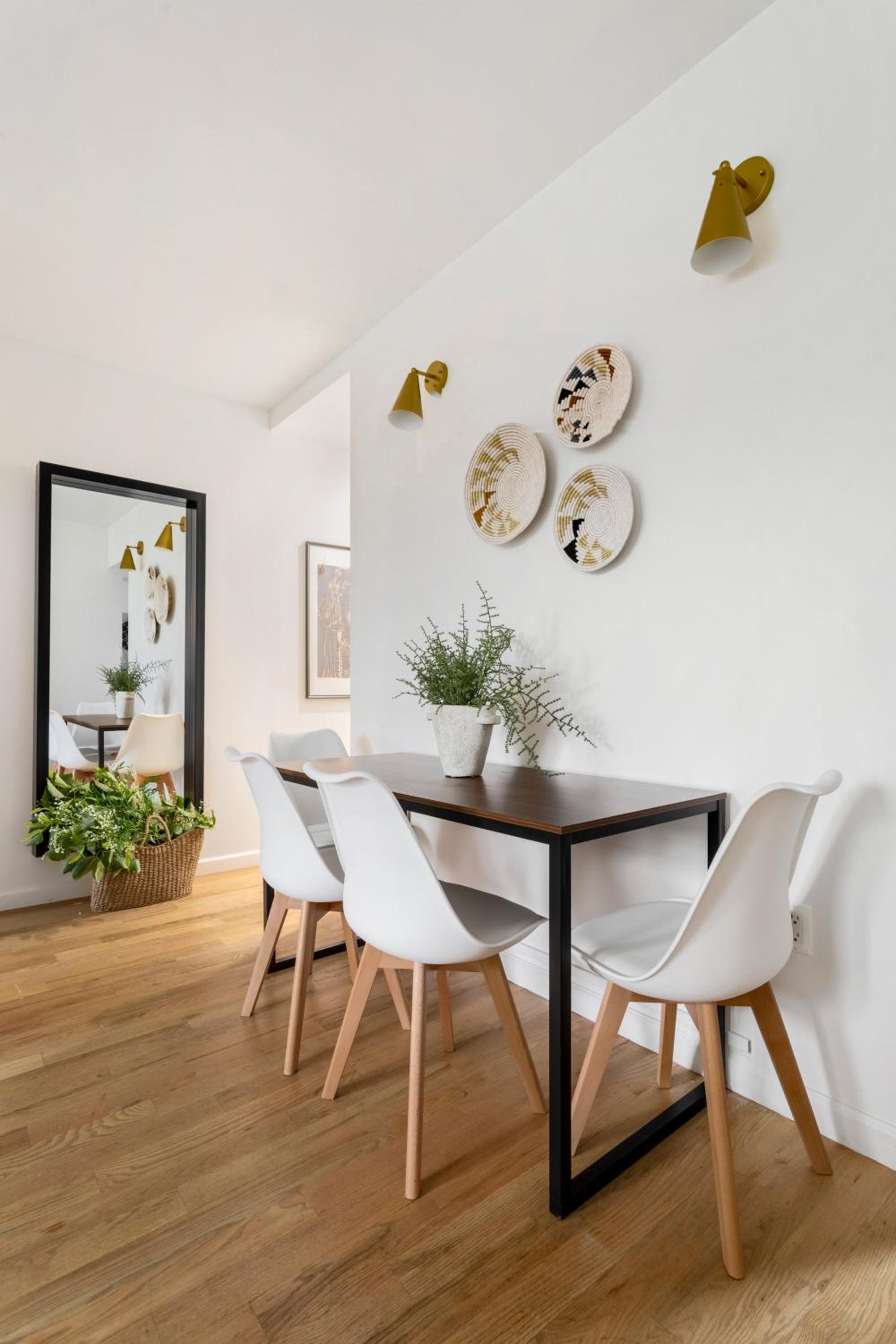 Bright Designer Cottage in Historic Harlem, 20 Minutes from Times Square!