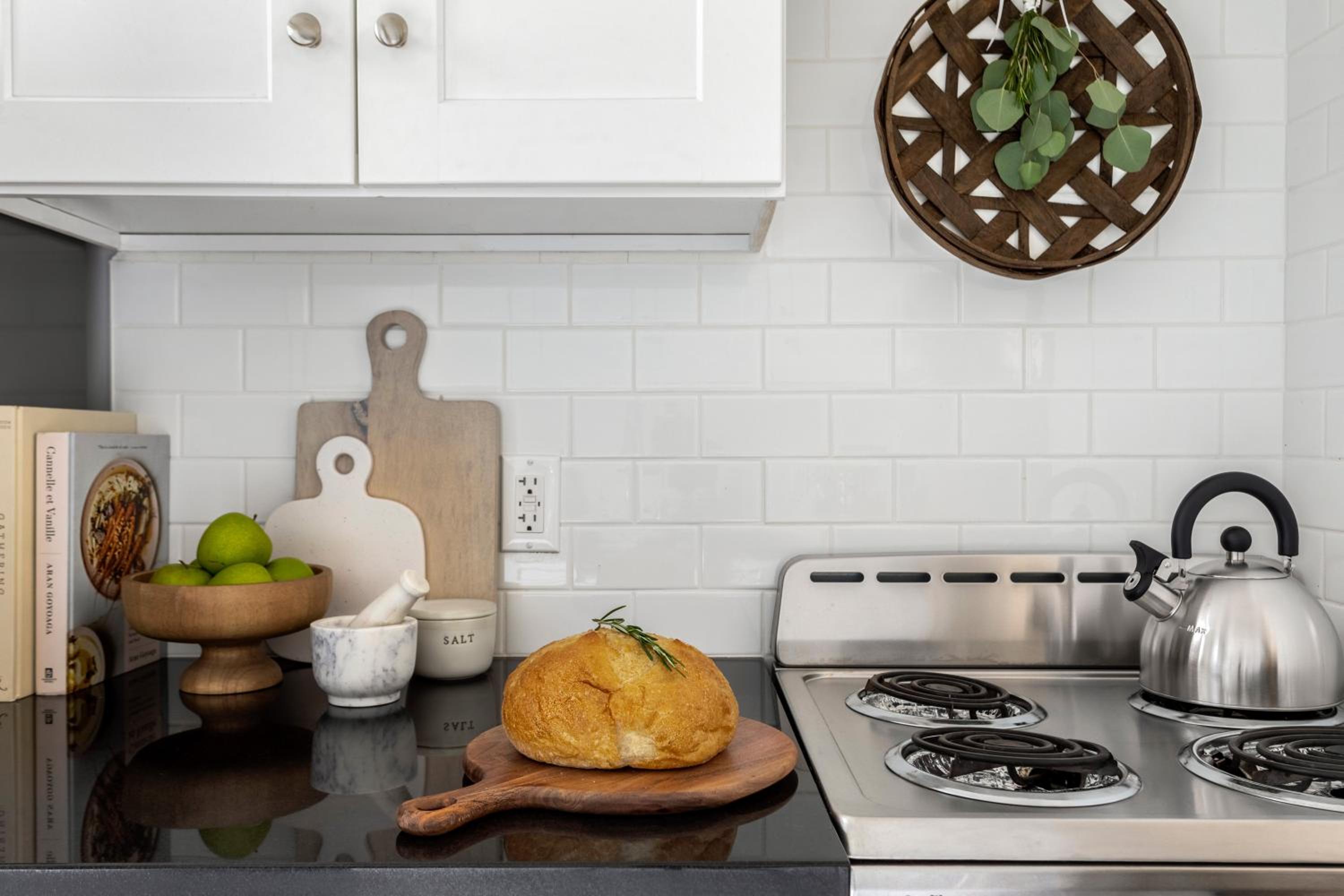 Bright Designer Cottage in Historic Harlem, 20 Minutes from Times Square!