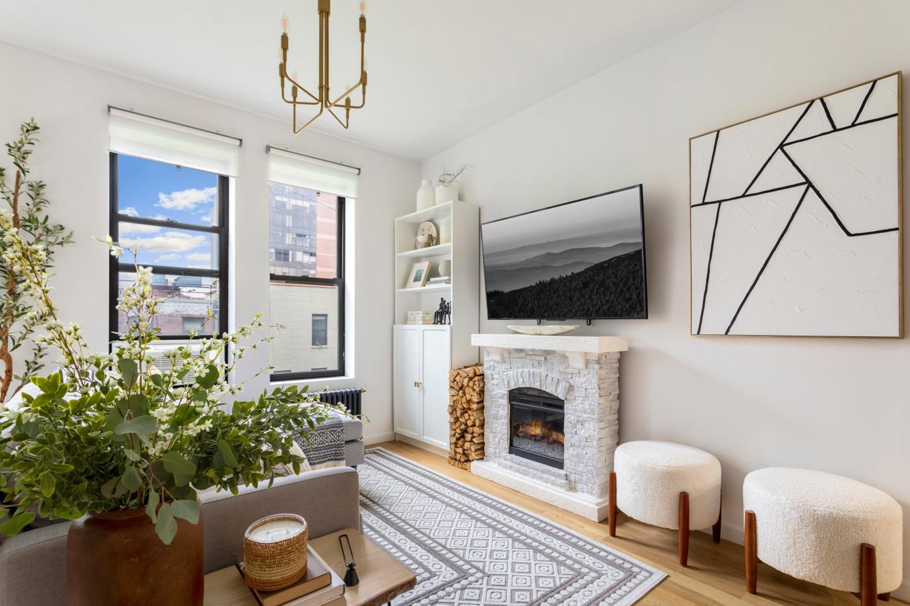 Bright Designer Cottage in Historic Harlem, 20 Minutes from Times Square!