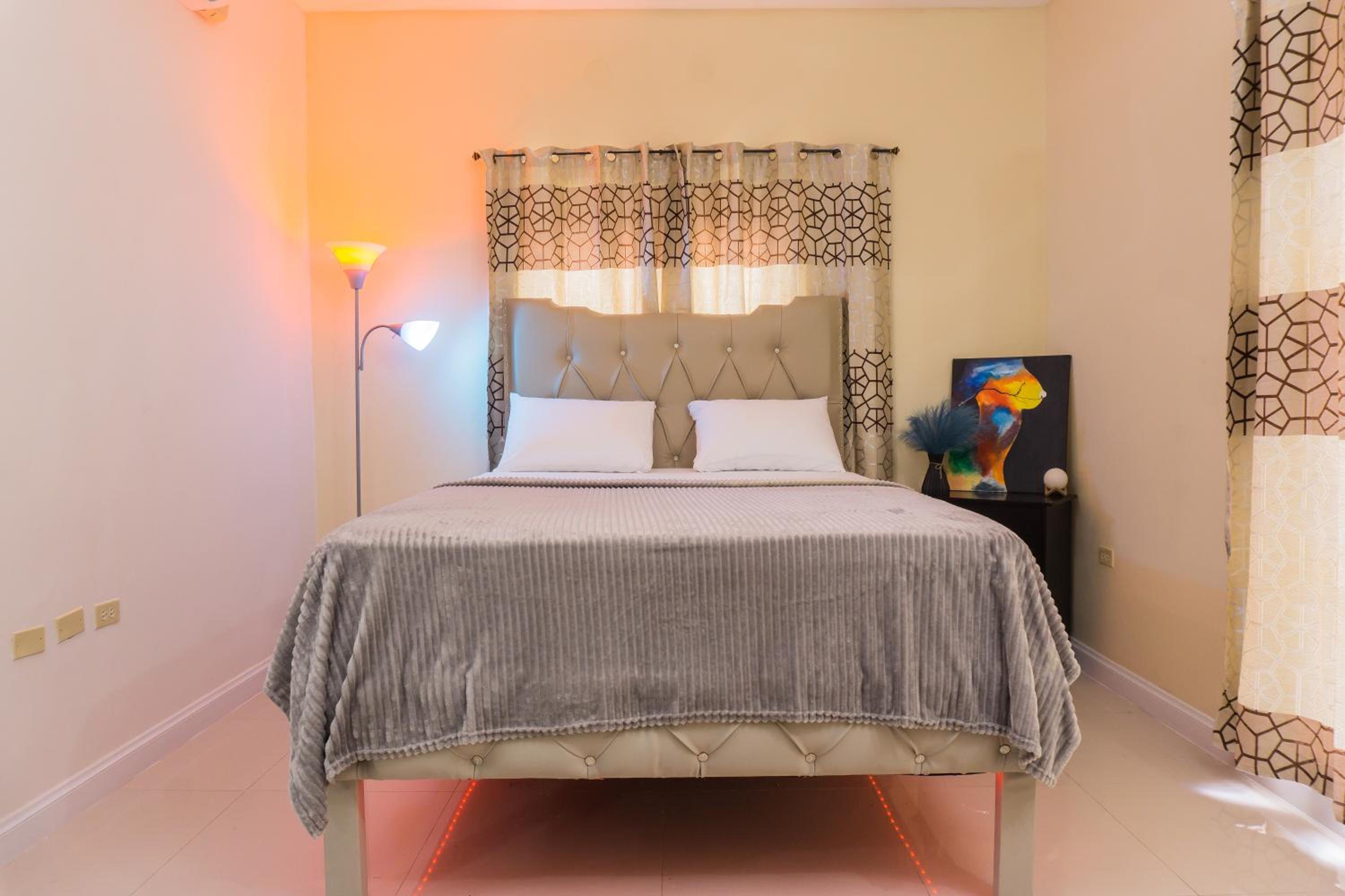 Secure one bedroom apartment in Ruthven a gated community in New Kingston Jamaica view 4