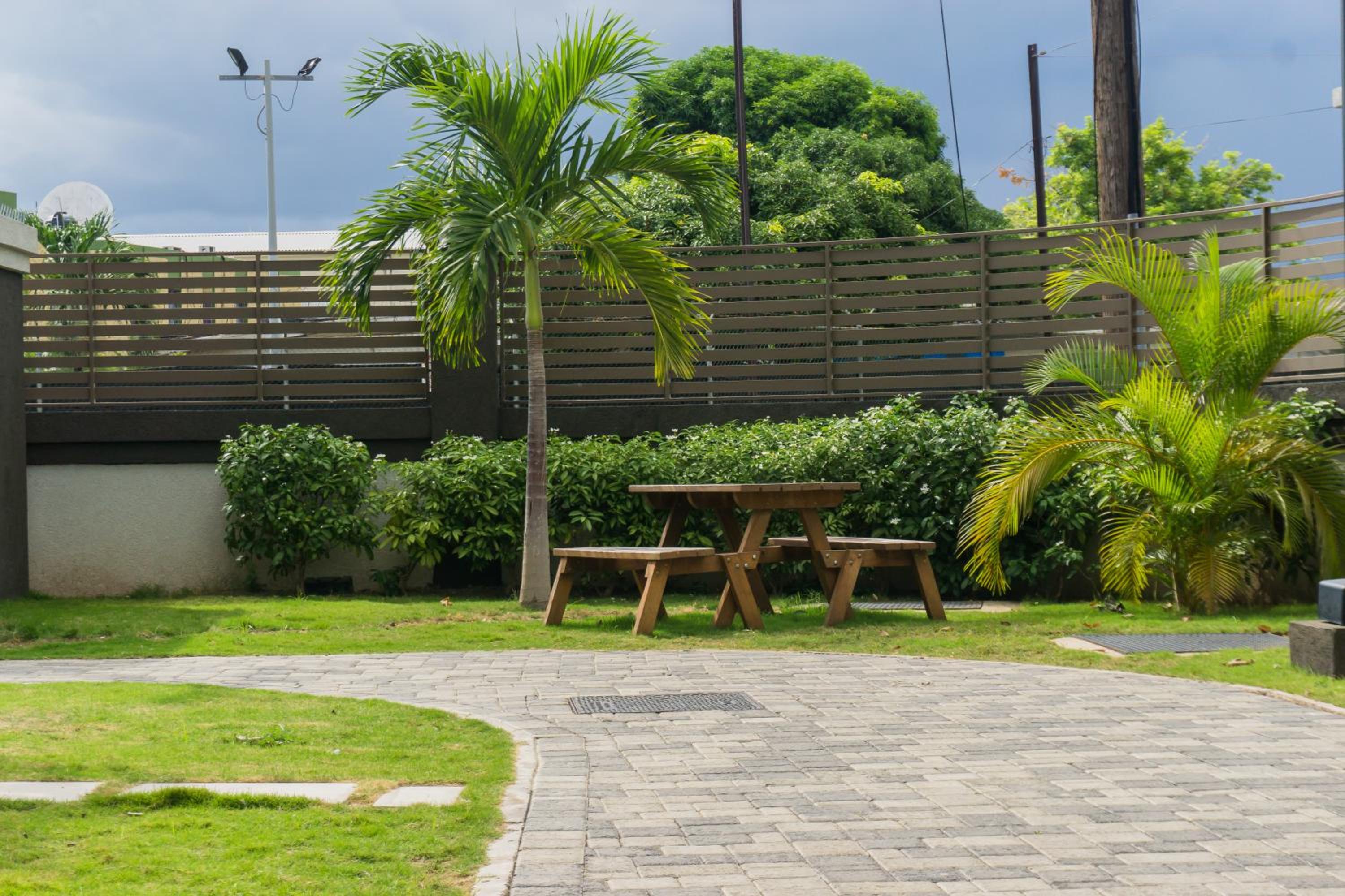 Secure one bedroom apartment in Ruthven a gated community in New Kingston Jamaica view 5