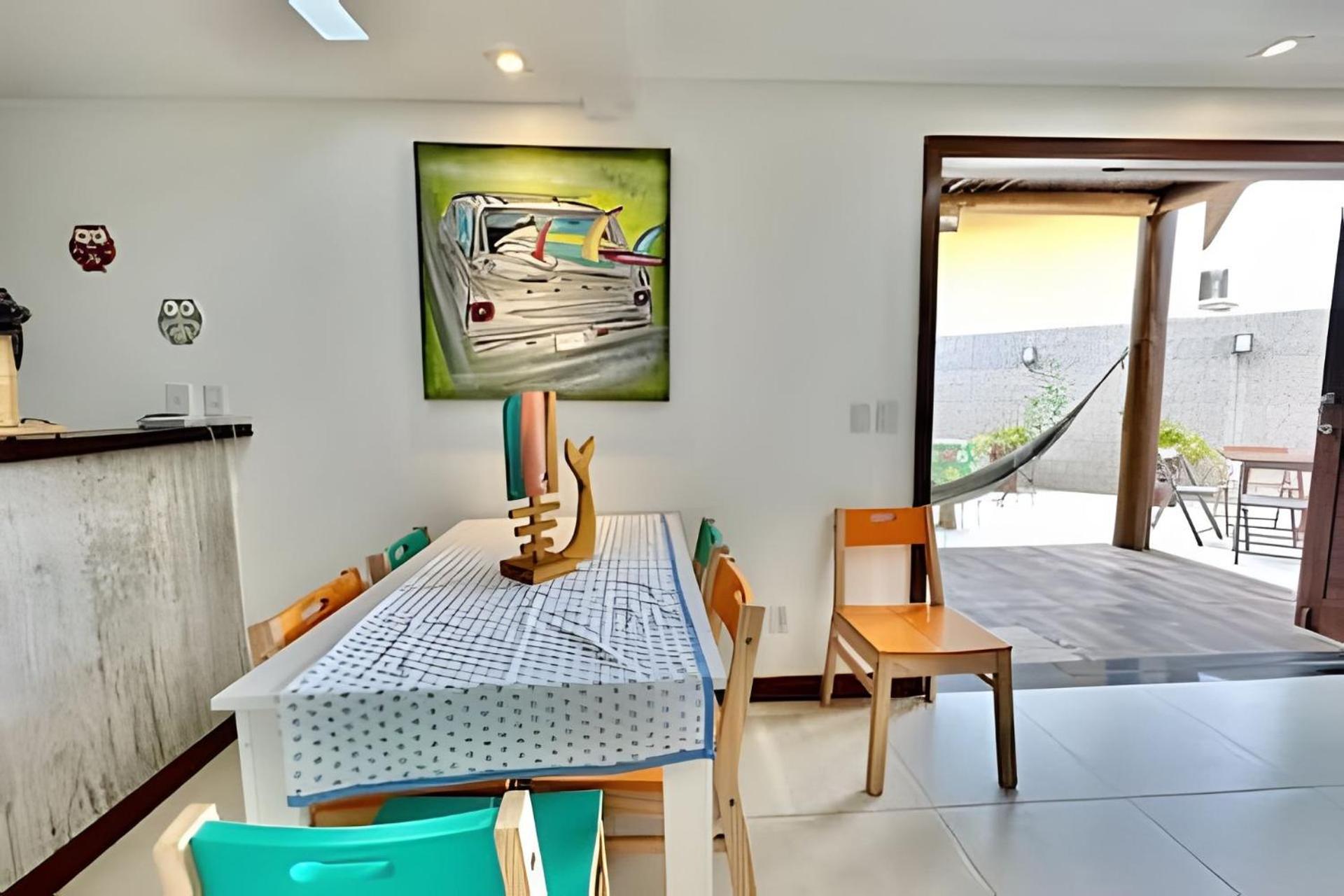 Duplex Pé na Areia, com área e churrasqueira privativata, Itacimirim-BA - Região Praia do Forte - Condomínio Fechado