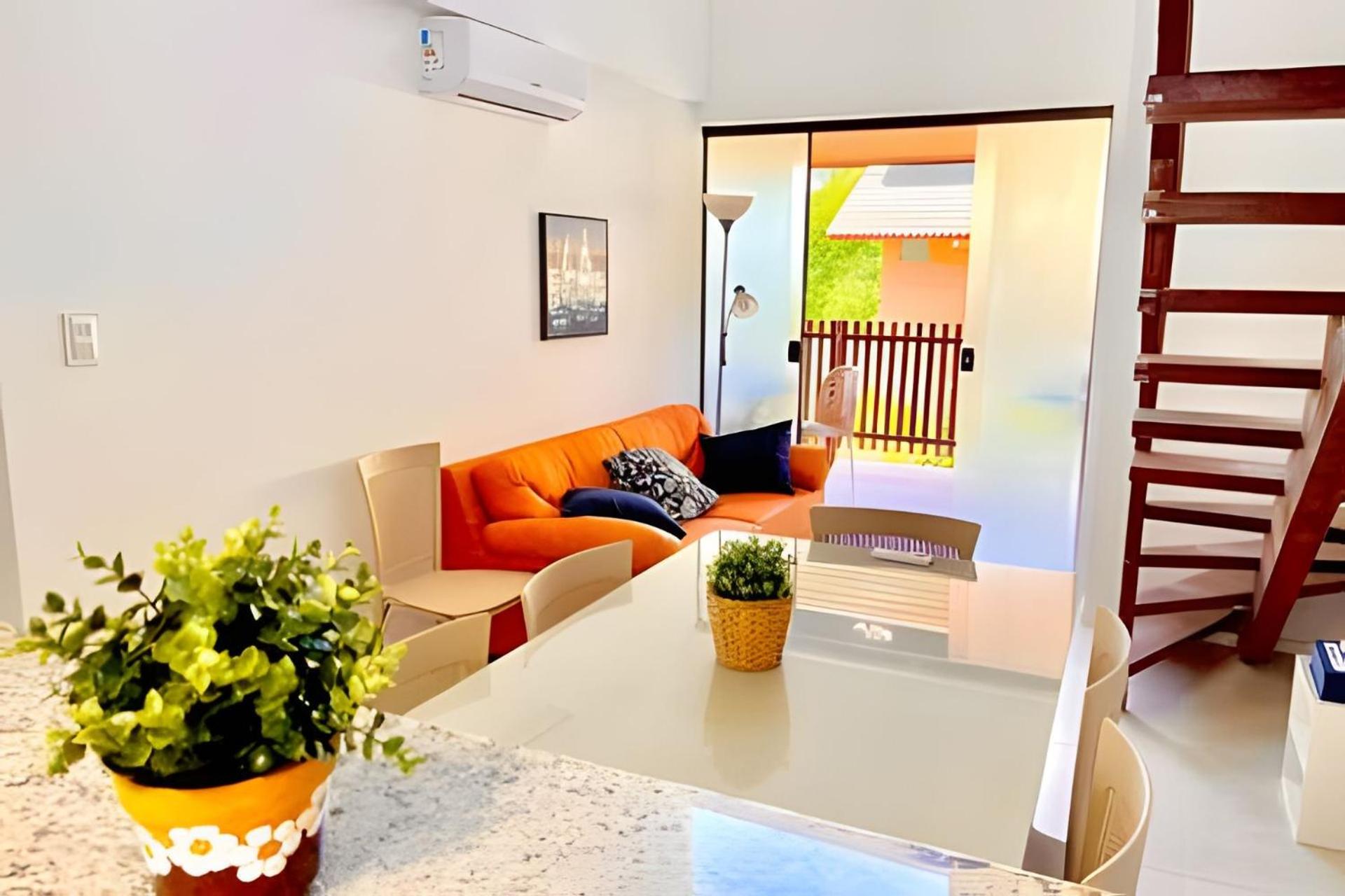 Imóvel Novo, 4 Quartos, Ar Condicionado em todos ambientes - Cond. Fechado - Guarajuba-BA