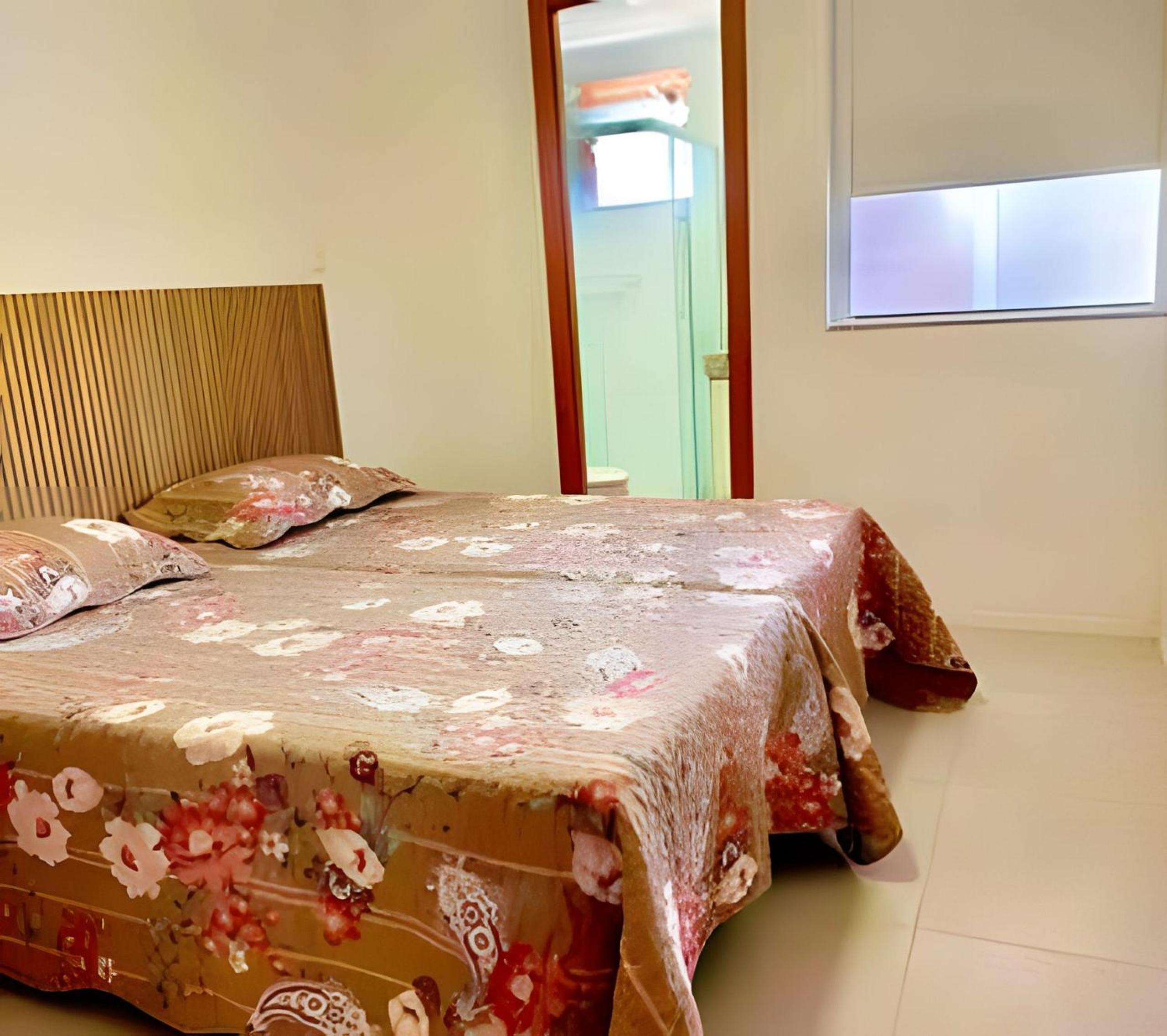 Imóvel Novo, 4 Quartos, Ar Condicionado em todos ambientes - Cond. Fechado - Guarajuba-BA