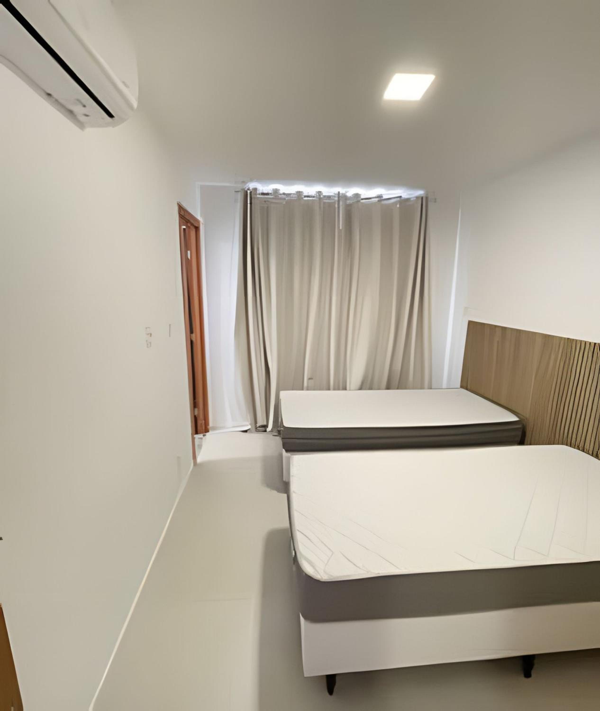 Imóvel Novo, 4 Quartos, Ar Condicionado em todos ambientes - Cond. Fechado - Guarajuba-BA