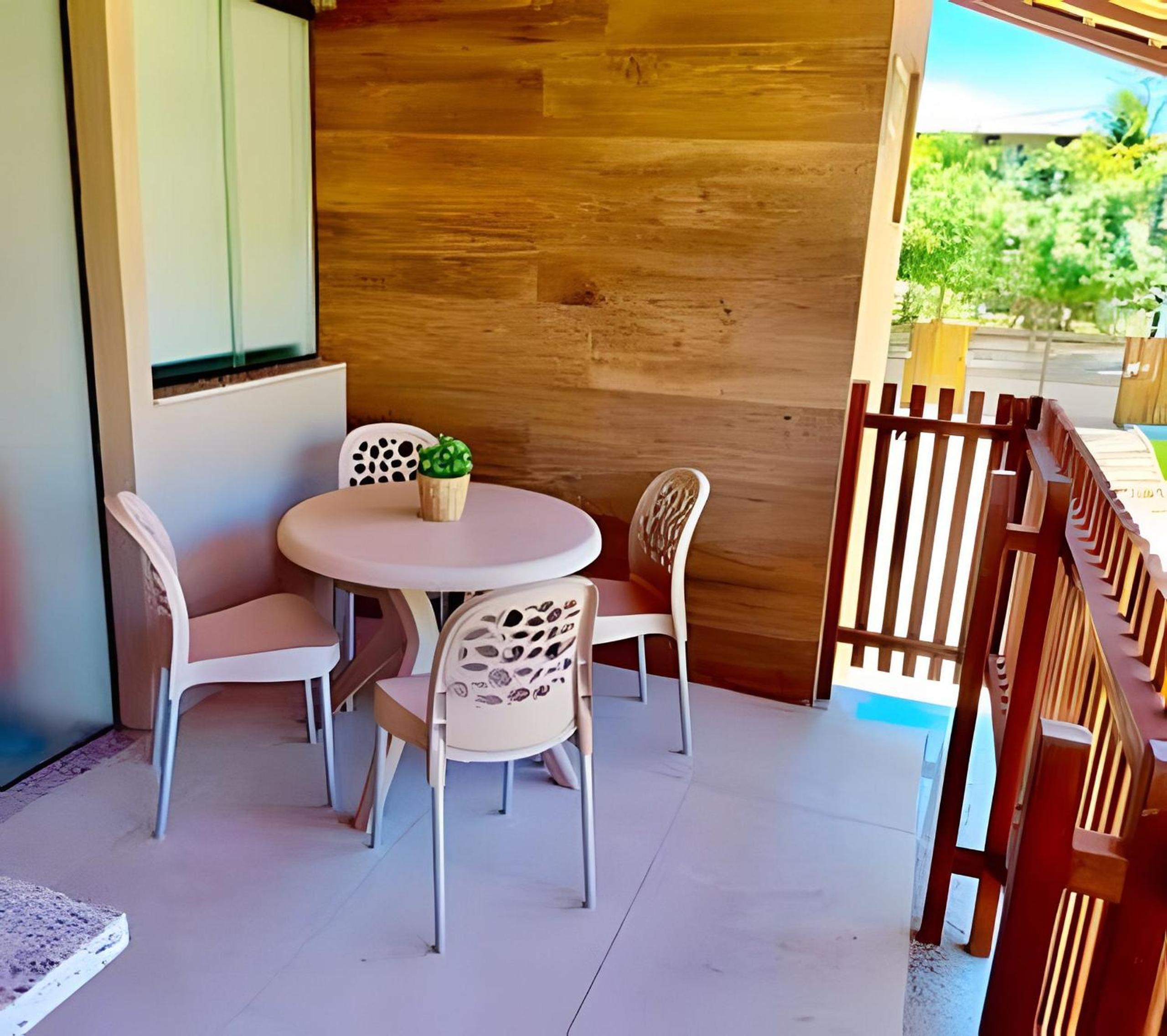 Imóvel Novo, 4 Quartos, Ar Condicionado em todos ambientes - Cond. Fechado - Guarajuba-BA