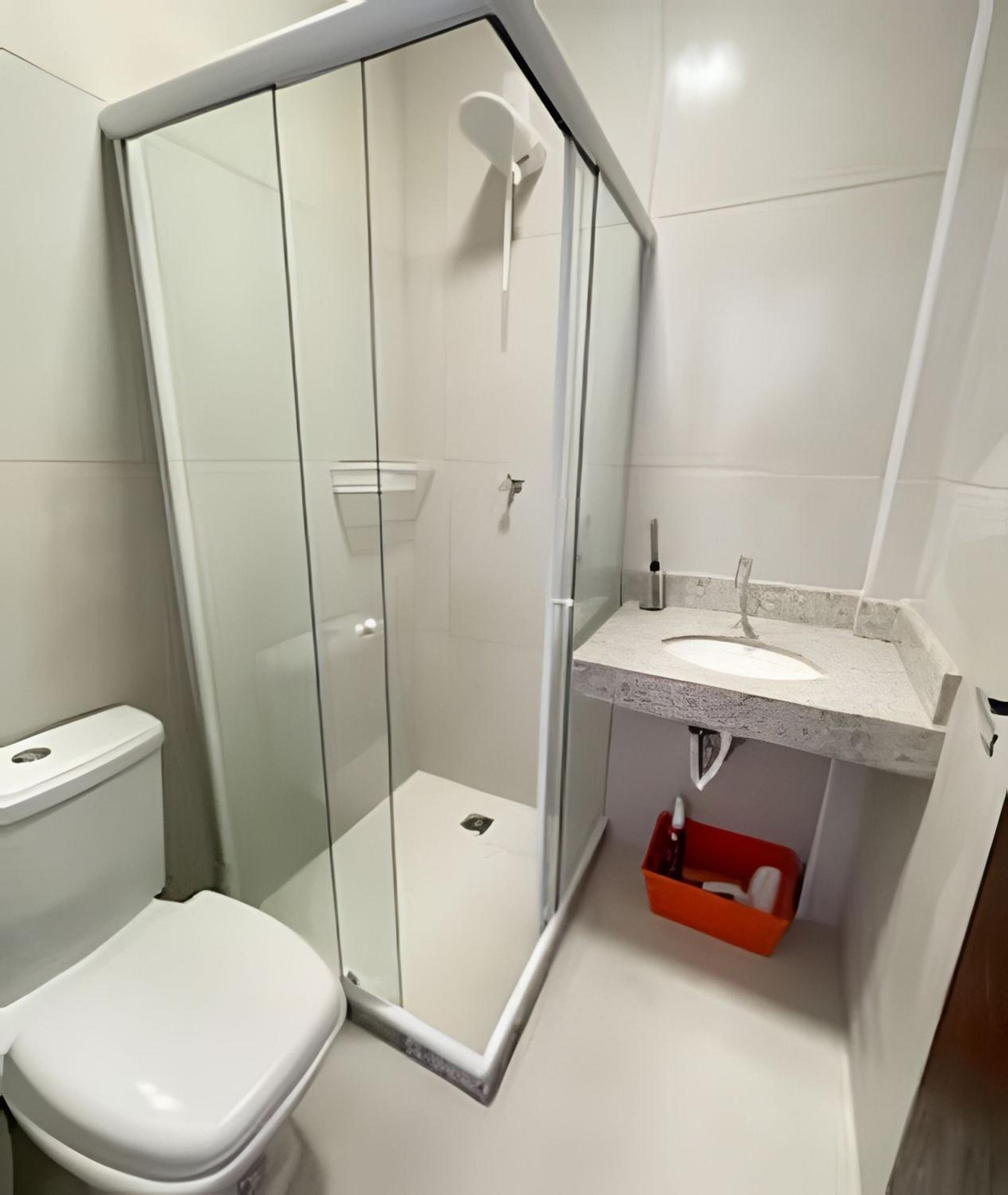 Imóvel Novo, 4 Quartos, Ar Condicionado em todos ambientes - Cond. Fechado - Guarajuba-BA
