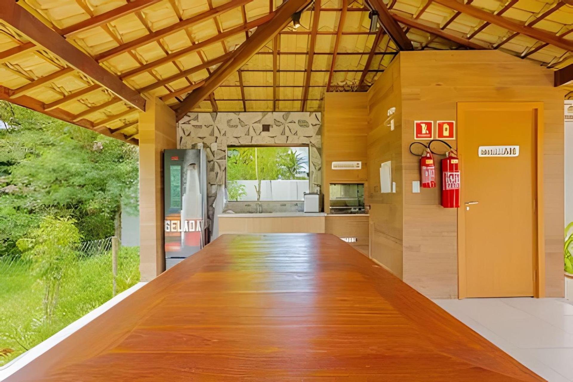 Imóvel Novo, 4 Quartos, Ar Condicionado em todos ambientes - Cond. Fechado - Guarajuba-BA
