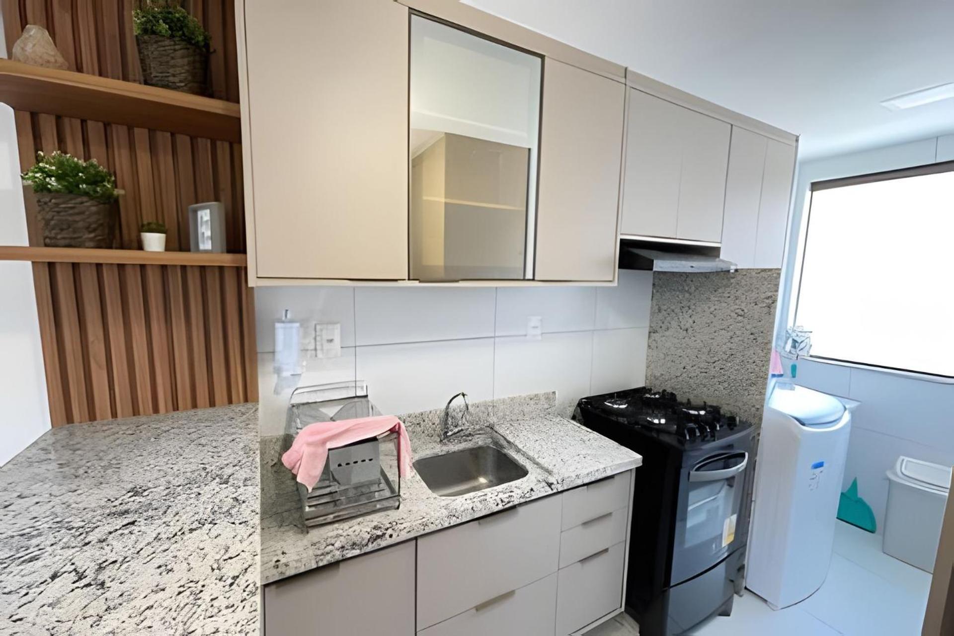 Imóvel Novo, 4 Quartos, Ar Condicionado em todos ambientes - Cond. Fechado - Guarajuba-BA