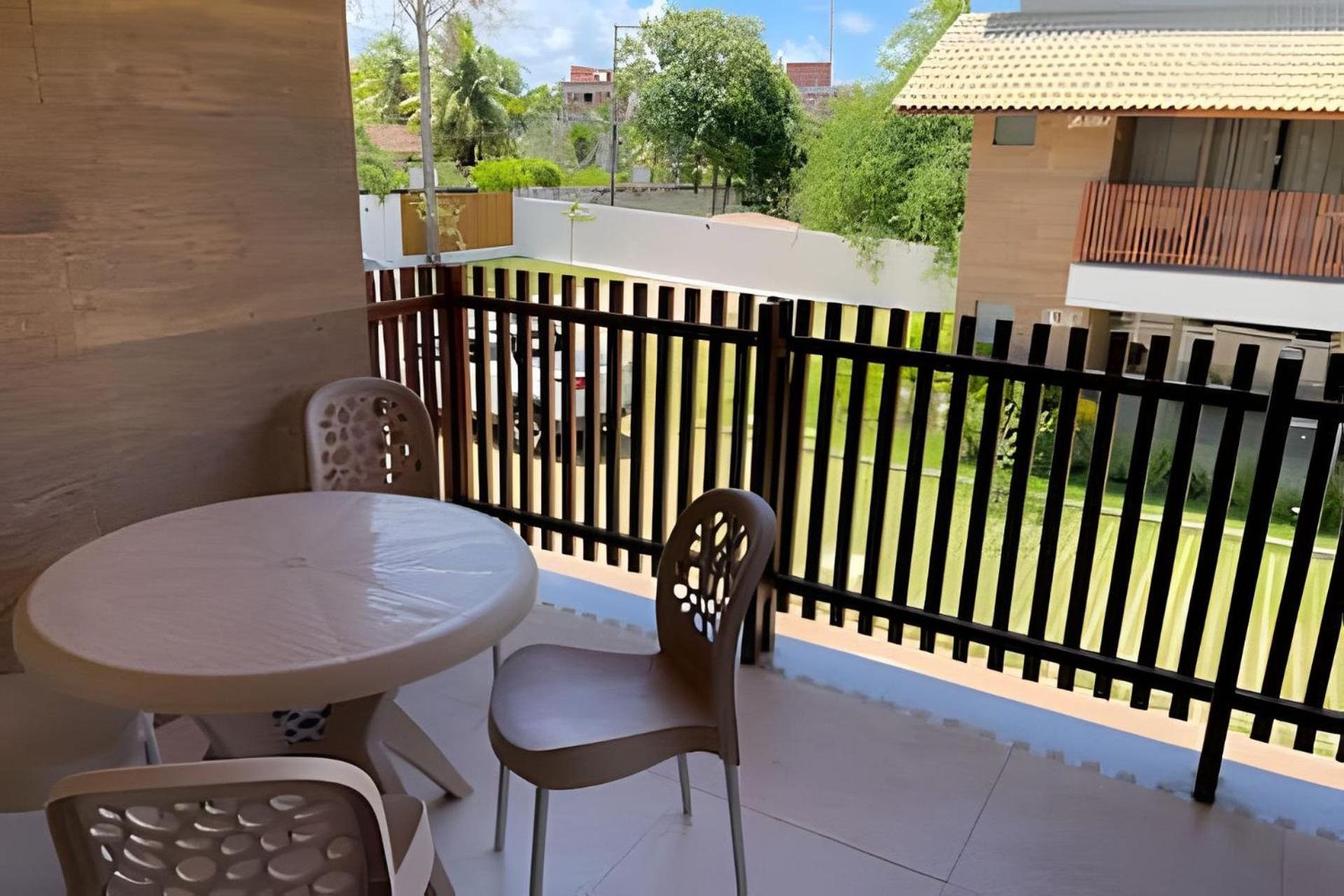 Imóvel Novo, 4 Quartos, Ar Condicionado em todos ambientes - Cond. Fechado - Guarajuba-BA