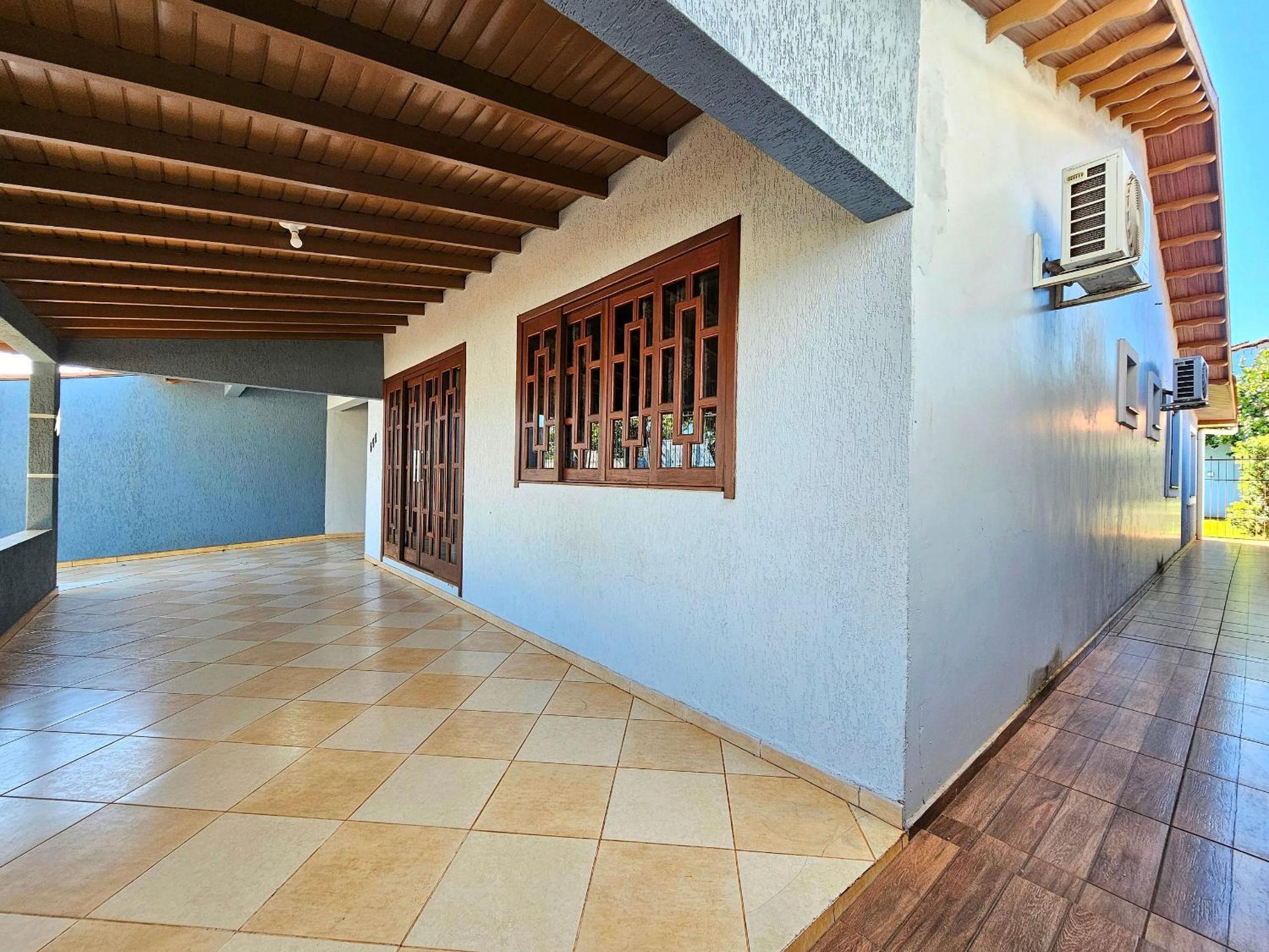 Casa Familiar Espaço Amplo com churrasqueira