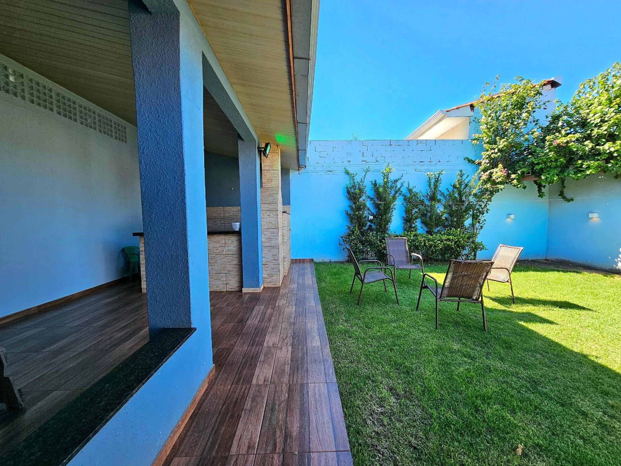 Casa Familiar Espaço Amplo com churrasqueira