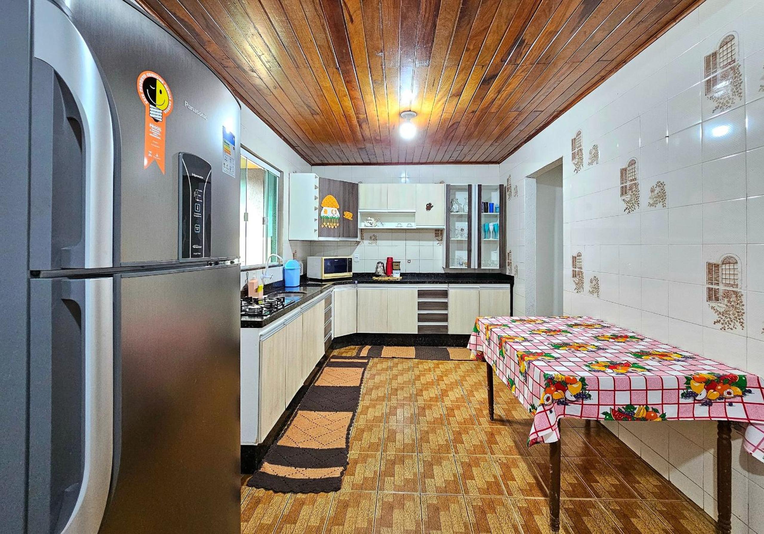 Casa Familiar Espaço Amplo com churrasqueira