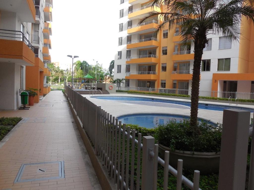601 Norte La Flora Conjunto Residencial