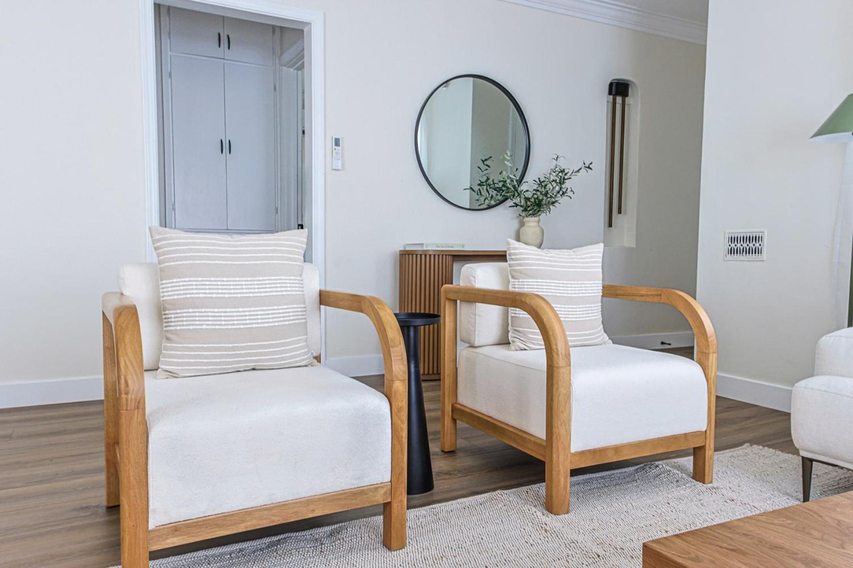 Urban Retreat Room in Shared Apartment Near USC