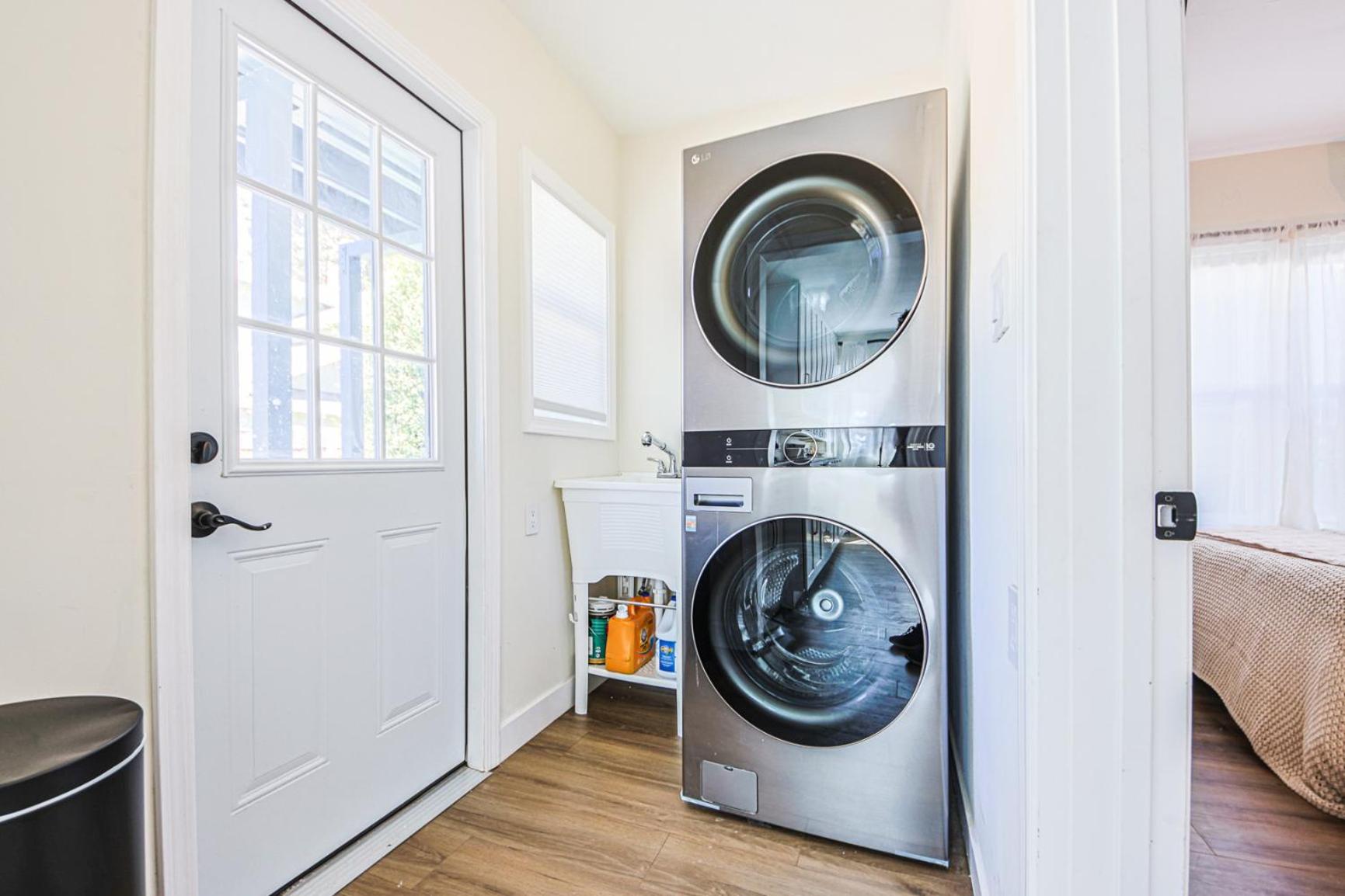 Urban Retreat Room in Shared Apartment Near USC