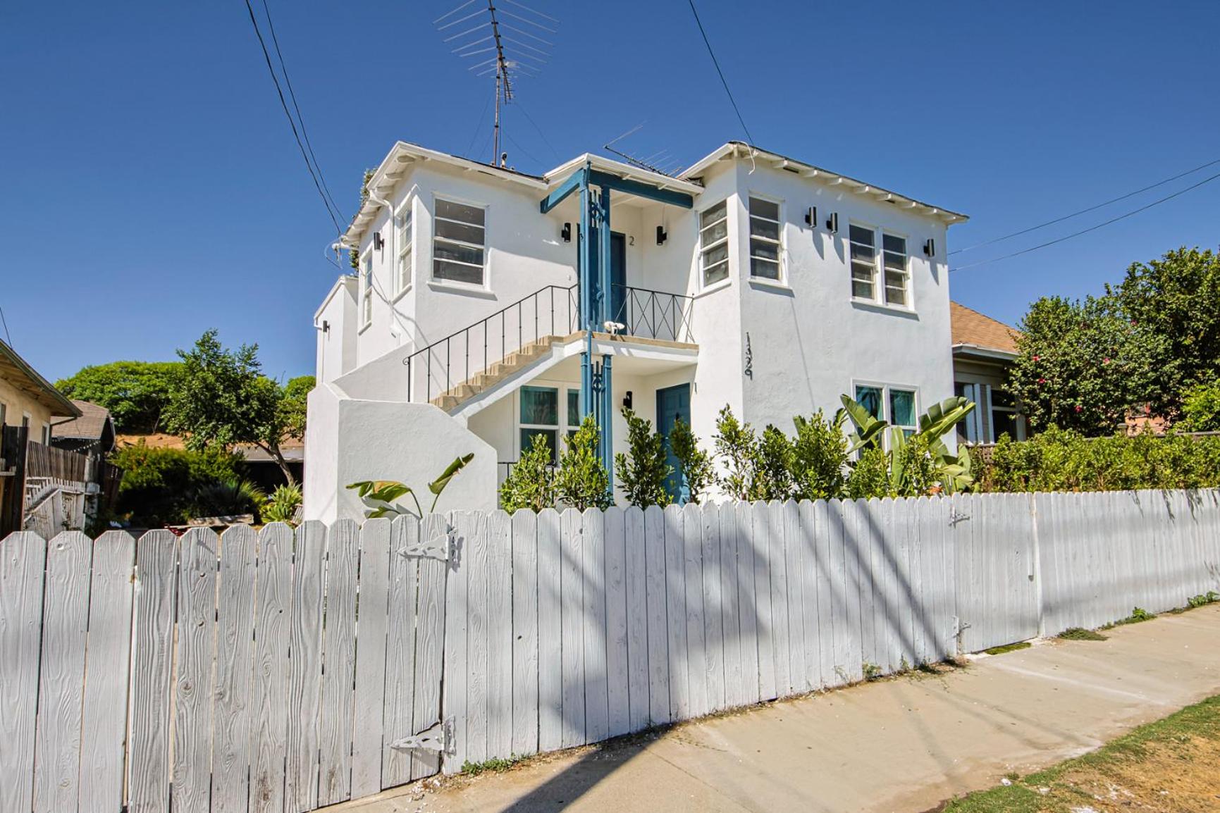Urban Retreat Room in Shared Apartment Near USC