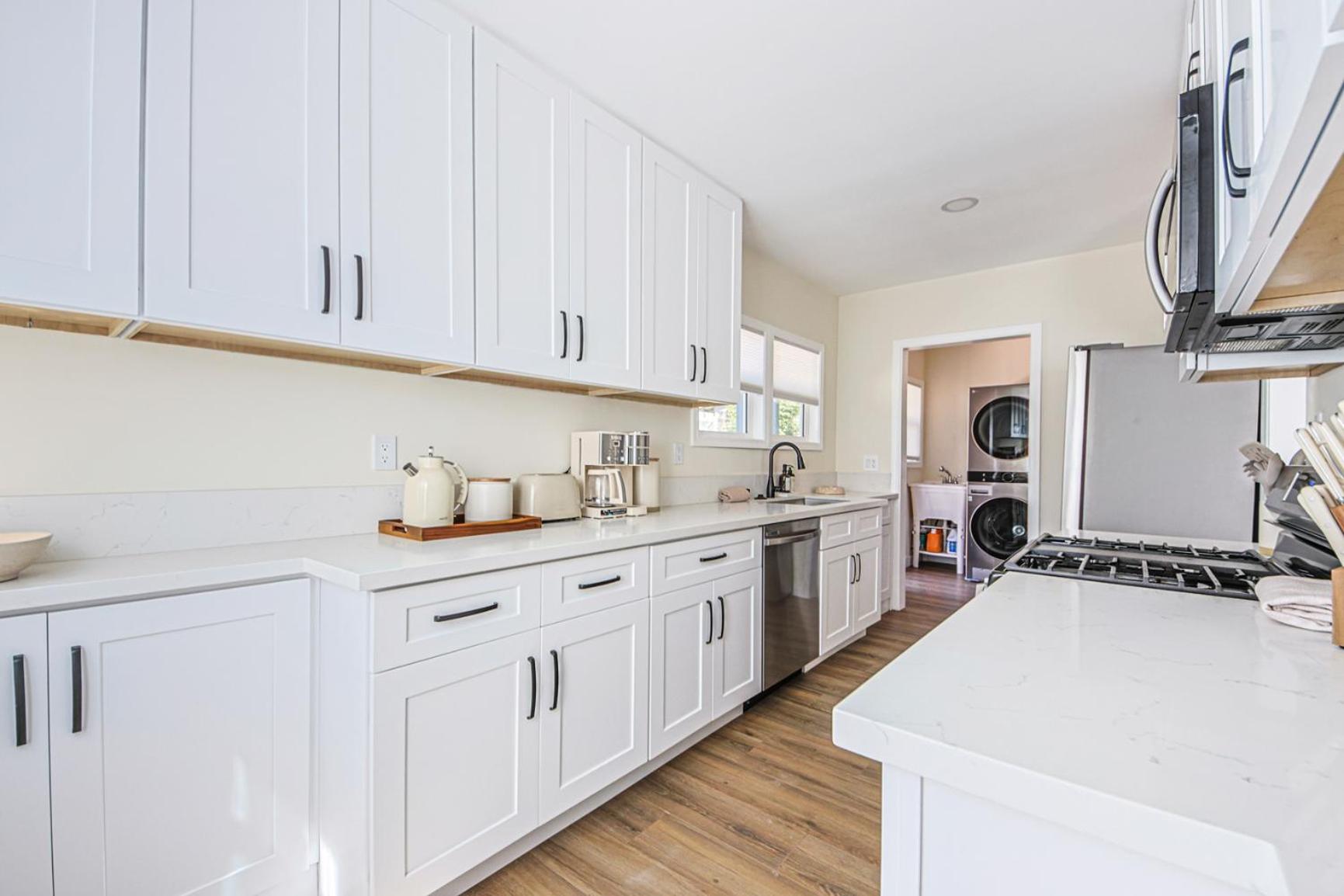 Urban Retreat Room in Shared Apartment Near USC
