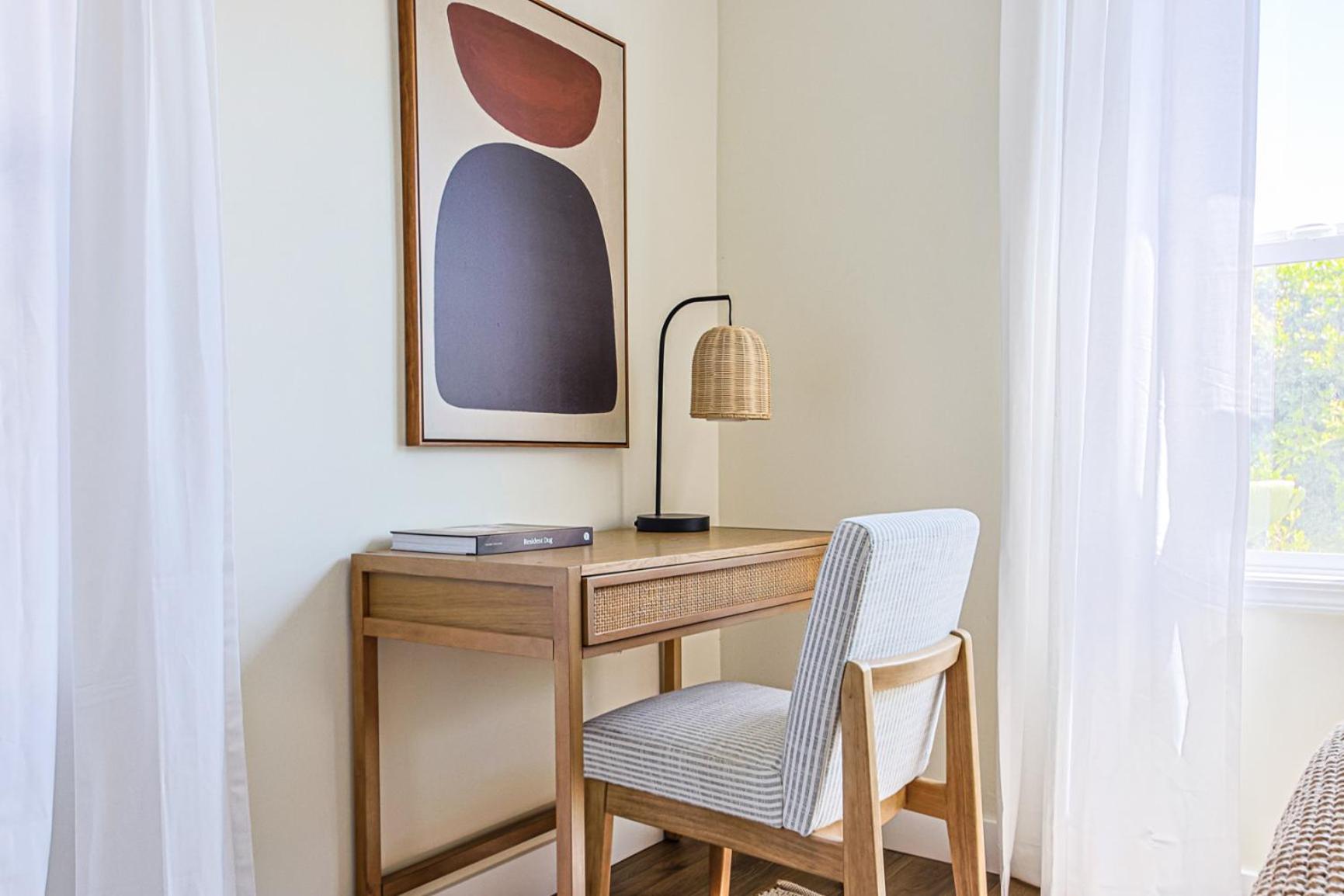 Urban Retreat Room in Shared Apartment Near USC